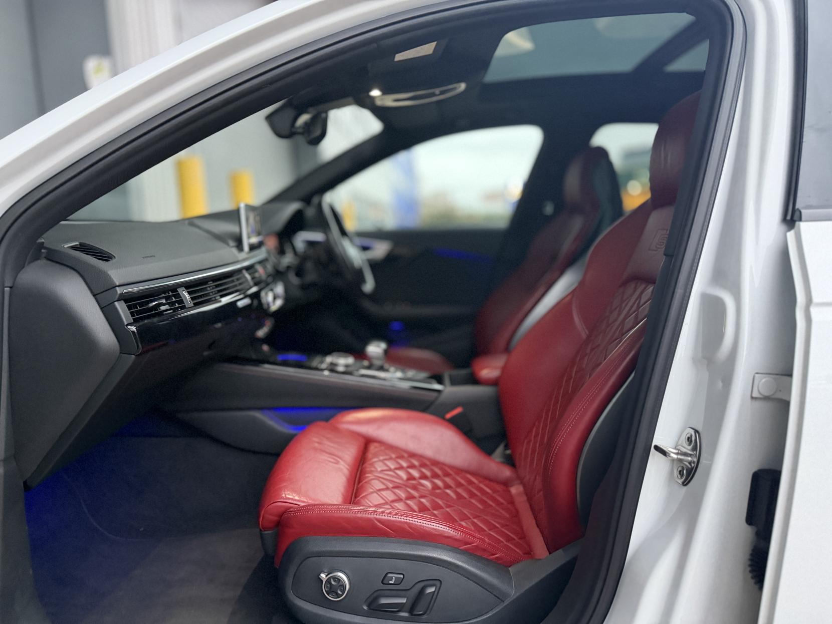 Audi S4 Avant 3.0 TFSI V6 Estate 5dr Petrol Tiptronic quattro Euro 6 (s/s) (354 ps)