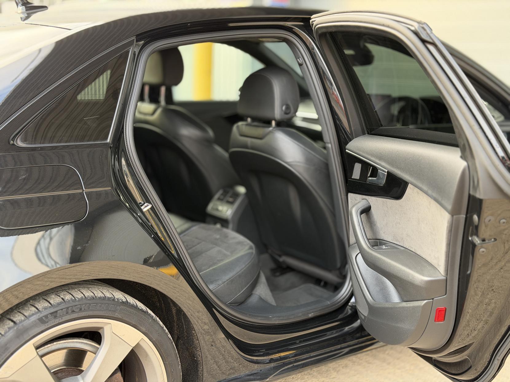 Audi A4 2.0 TFSI 35 Black Edition Saloon 4dr Petrol S Tronic Euro 6 (s/s) (150 ps)