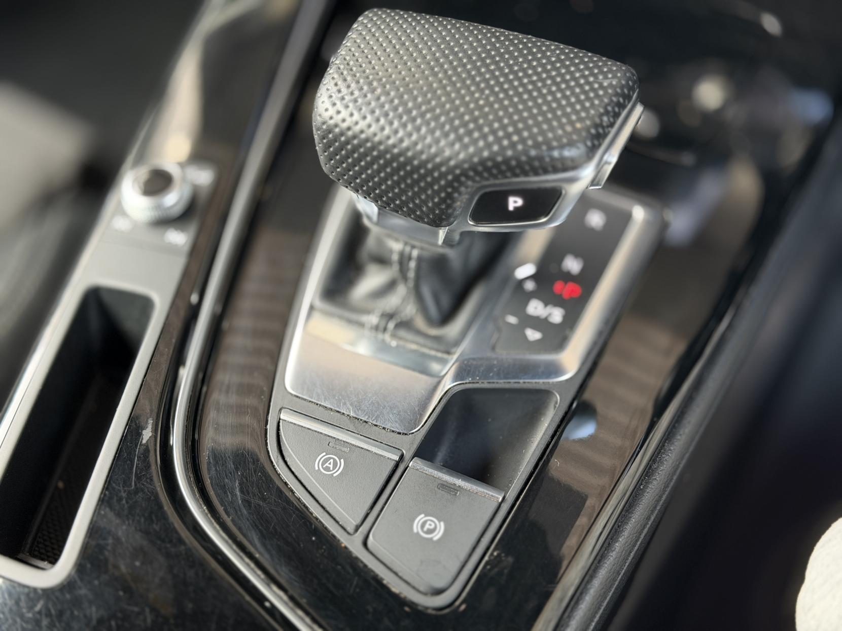 Audi A4 2.0 TFSI 35 Black Edition Saloon 4dr Petrol S Tronic Euro 6 (s/s) (150 ps)