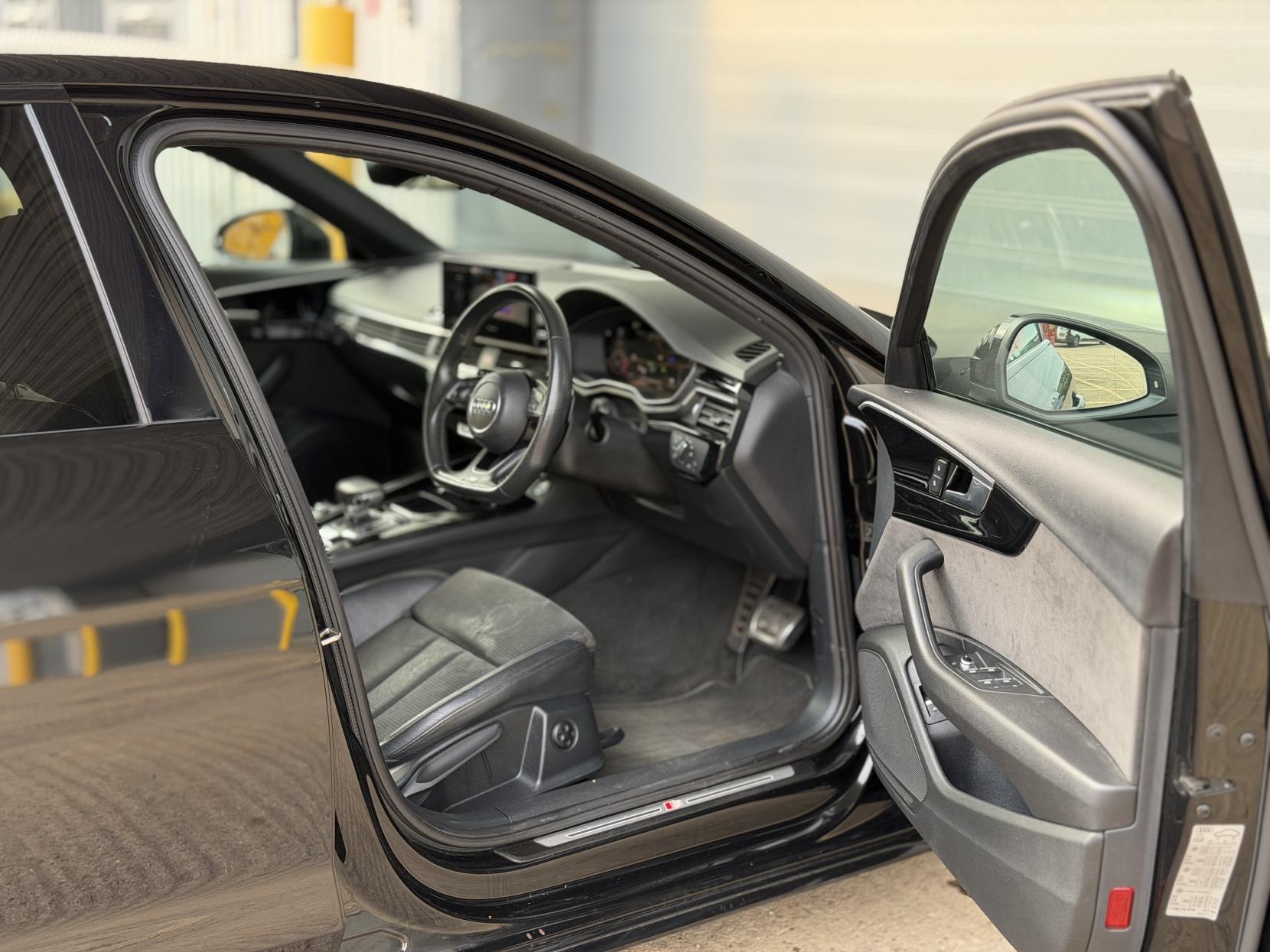 Audi A4 2.0 TFSI 35 Black Edition Saloon 4dr Petrol S Tronic Euro 6 (s/s) (150 ps)