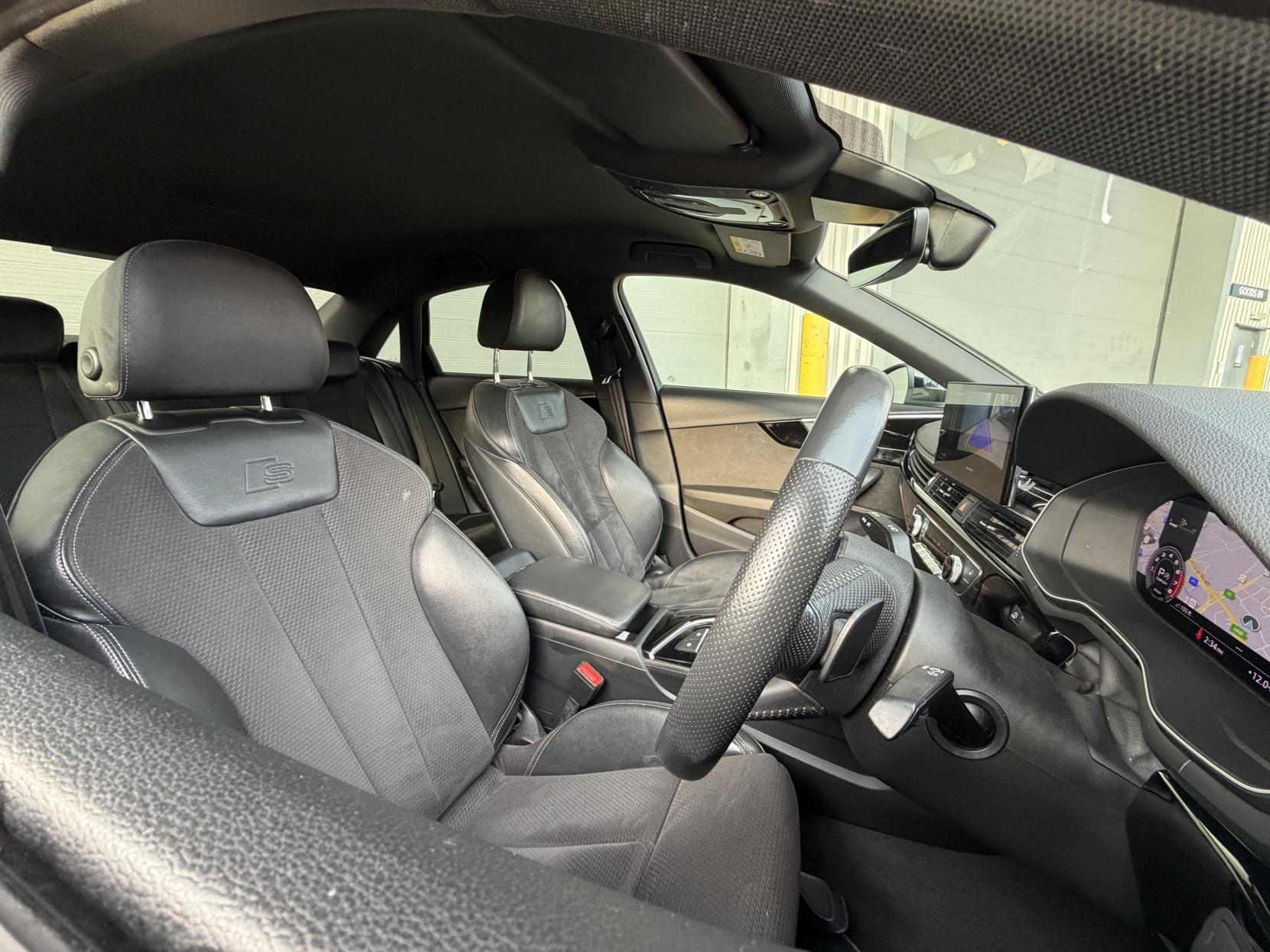 Audi A4 2.0 TFSI 35 Black Edition Saloon 4dr Petrol S Tronic Euro 6 (s/s) (150 ps)