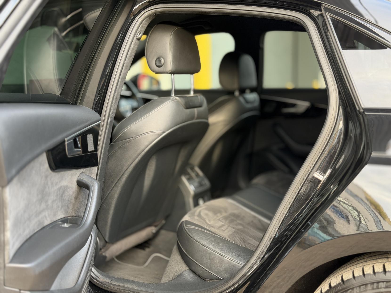 Audi A4 2.0 TFSI 35 Black Edition Saloon 4dr Petrol S Tronic Euro 6 (s/s) (150 ps)