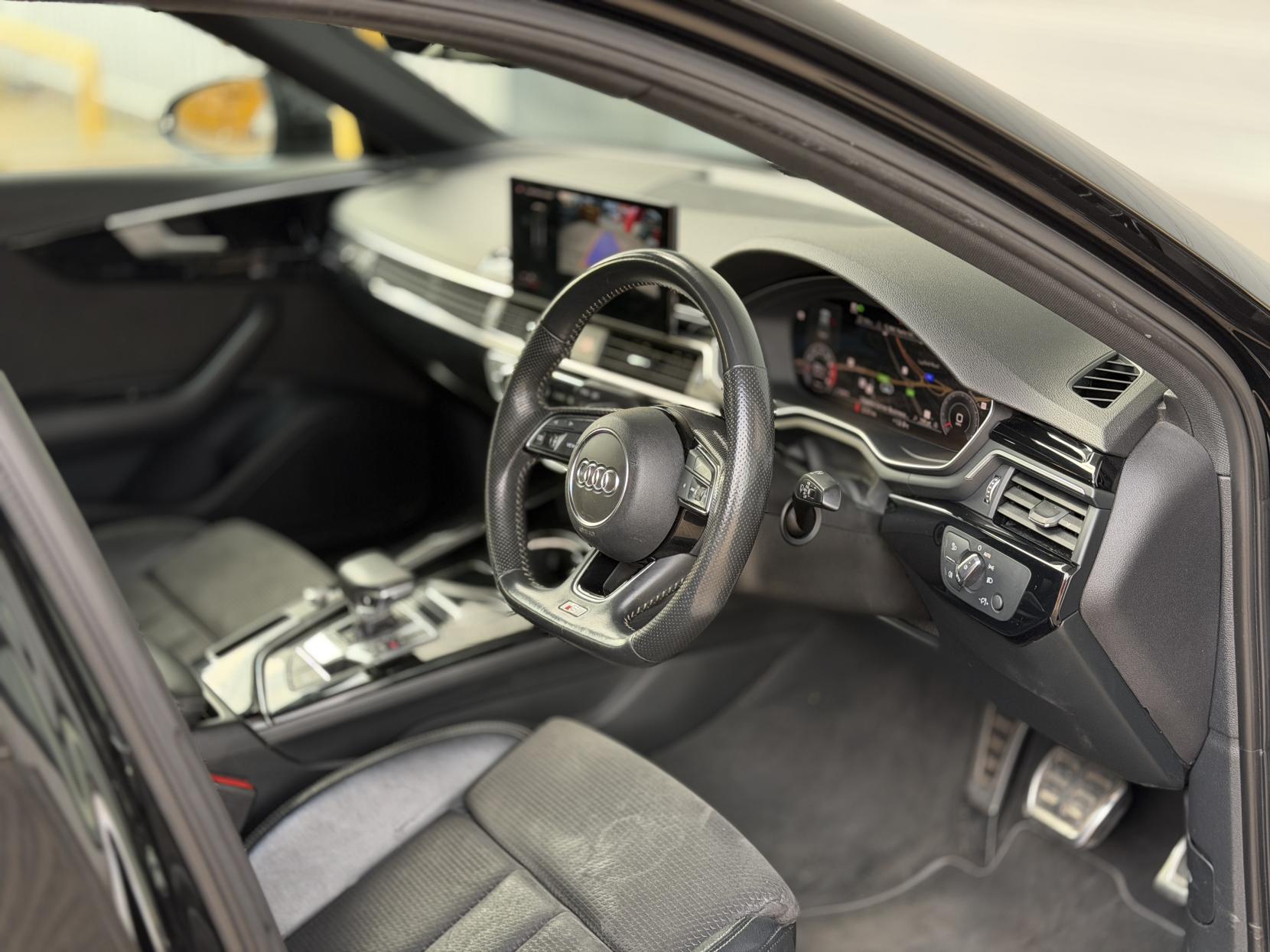 Audi A4 2.0 TFSI 35 Black Edition Saloon 4dr Petrol S Tronic Euro 6 (s/s) (150 ps)