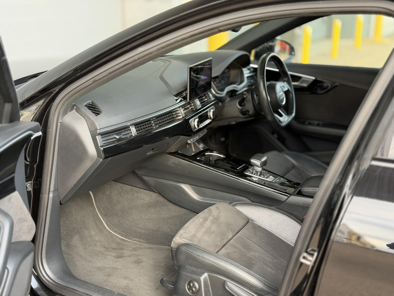 Audi A4 2.0 TFSI 35 Black Edition Saloon 4dr Petrol S Tronic Euro 6 (s/s) (150 ps)