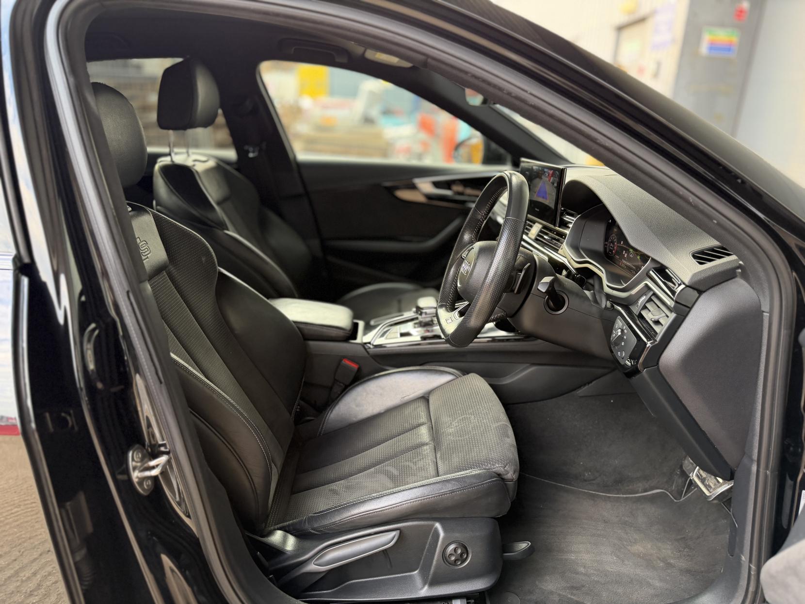 Audi A4 2.0 TFSI 35 Black Edition Saloon 4dr Petrol S Tronic Euro 6 (s/s) (150 ps)