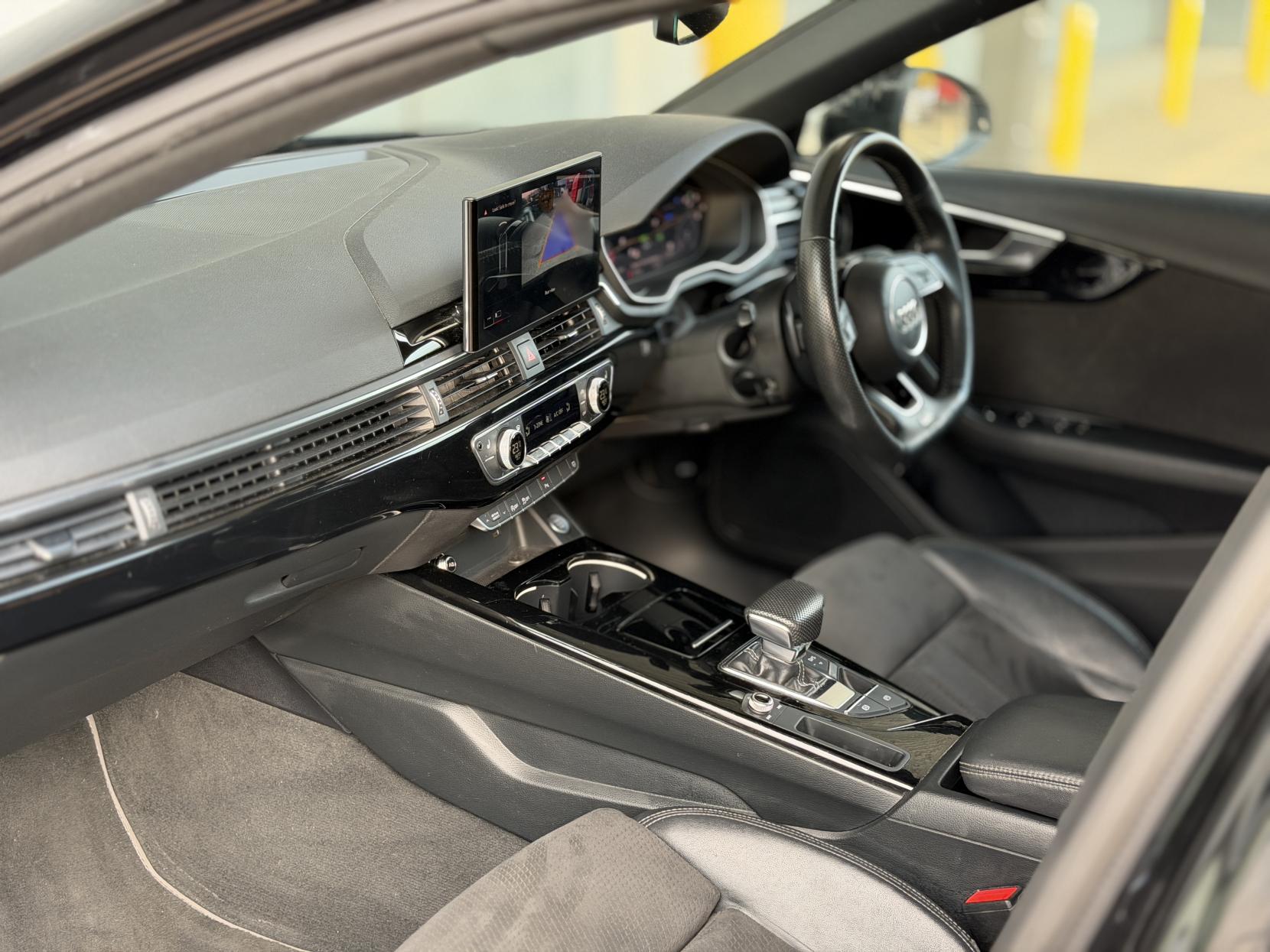 Audi A4 2.0 TFSI 35 Black Edition Saloon 4dr Petrol S Tronic Euro 6 (s/s) (150 ps)