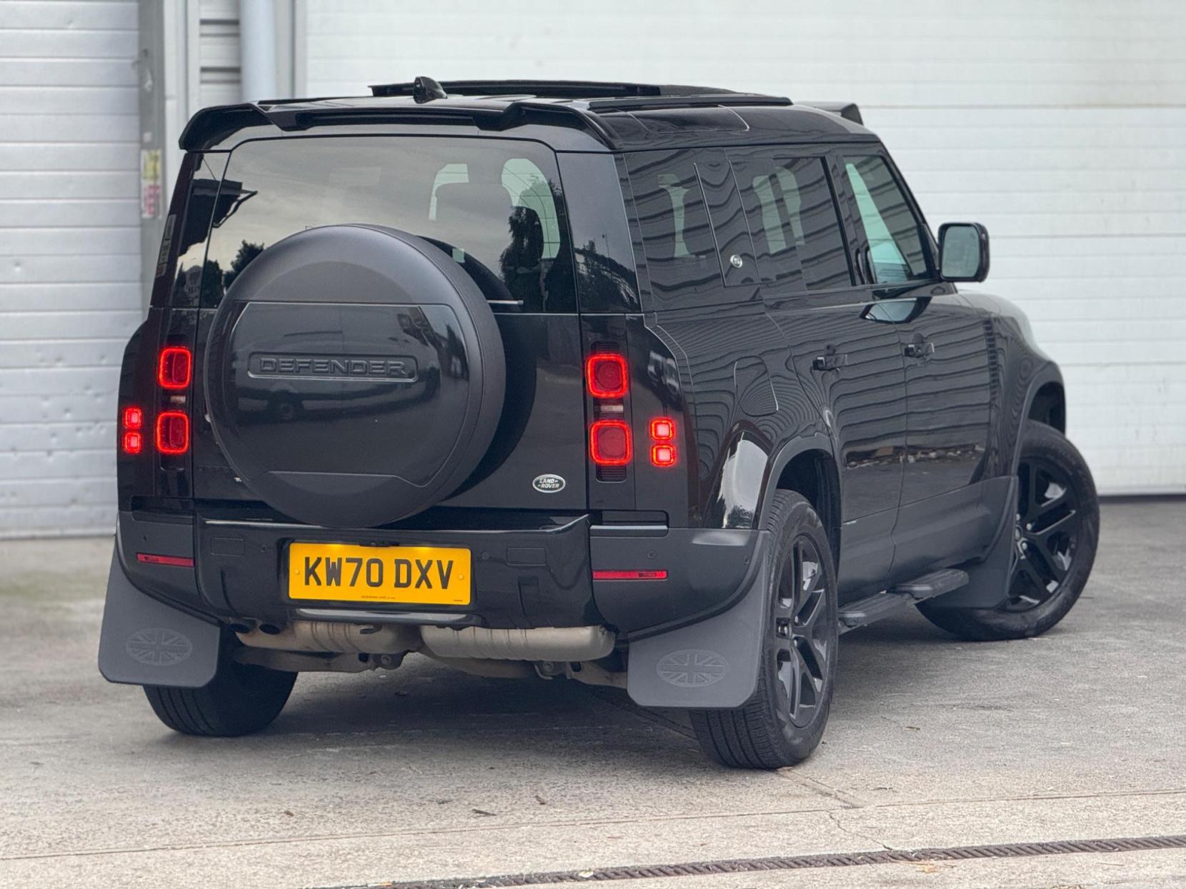 Land Rover Defender 110 2.0 SD4 HSE Auto 4WD Euro 6 (s/s) 5dr