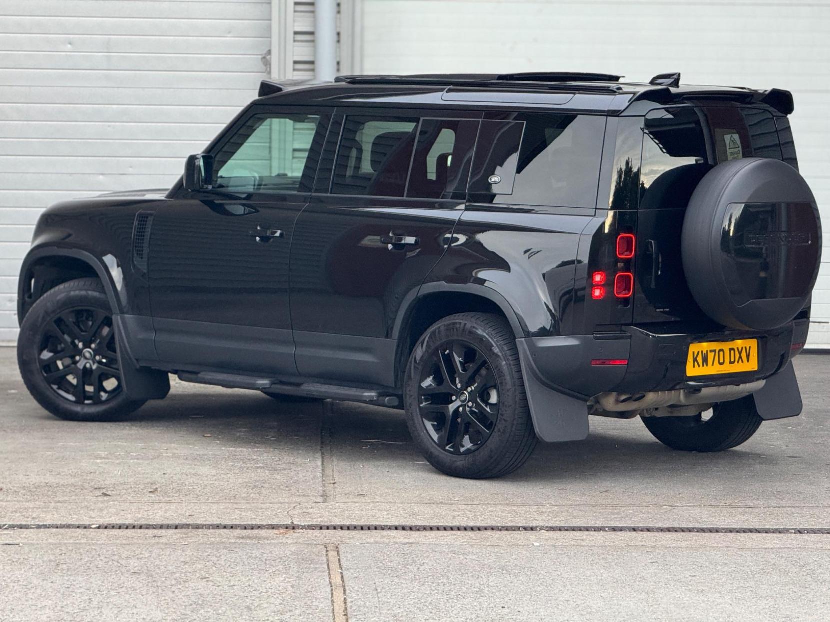 Land Rover Defender 110 2.0 SD4 HSE Auto 4WD Euro 6 (s/s) 5dr