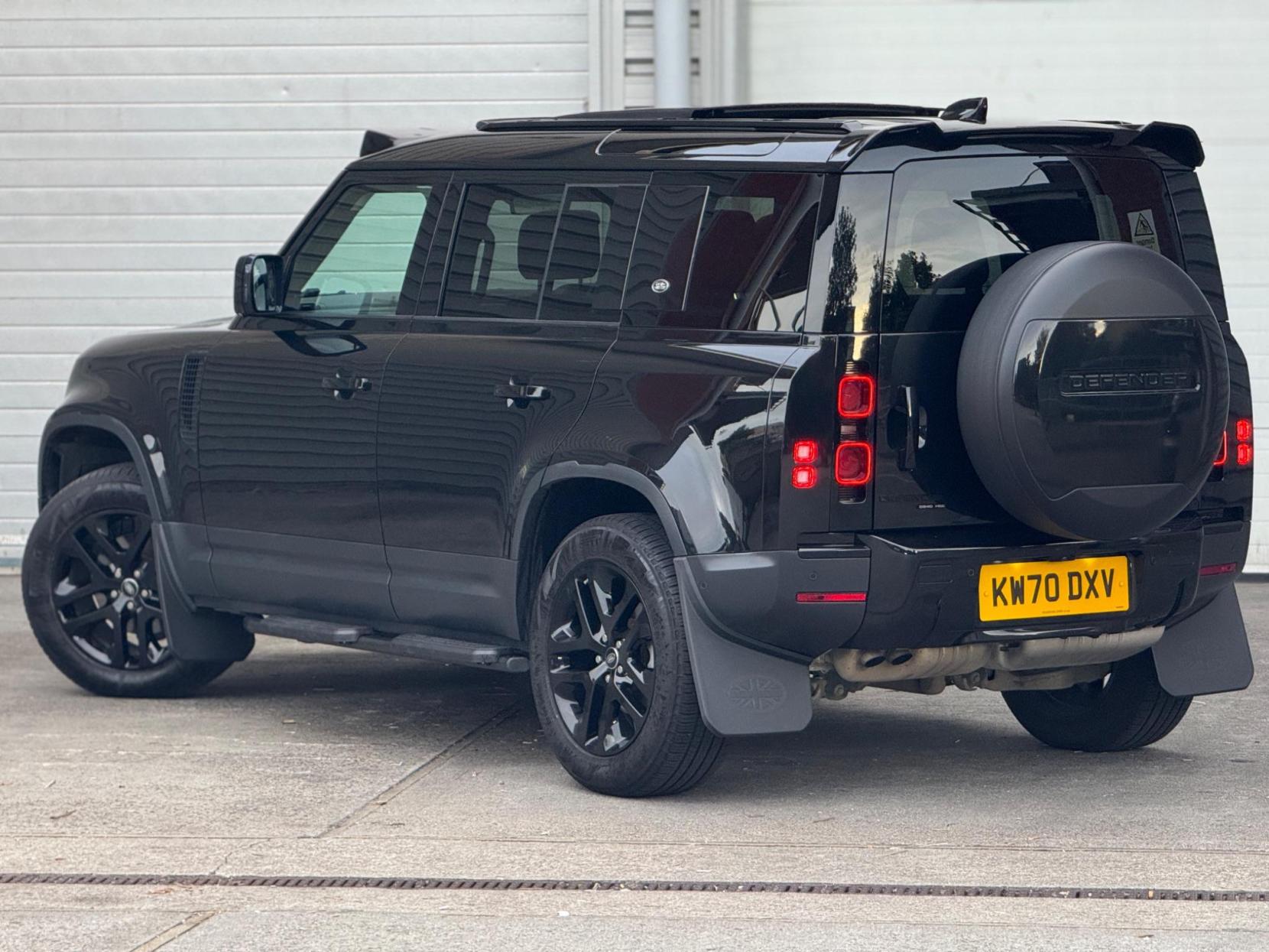 Land Rover Defender 110 2.0 SD4 HSE Auto 4WD Euro 6 (s/s) 5dr