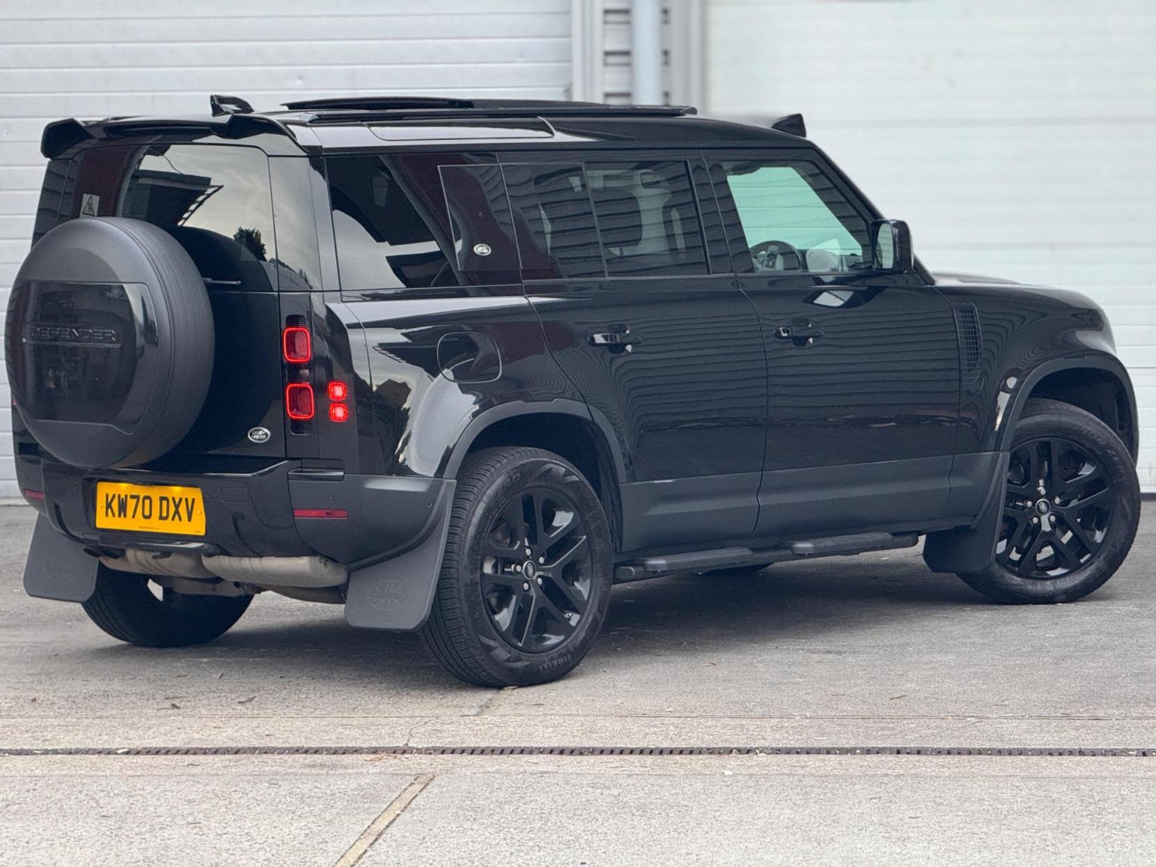 Land Rover Defender 110 2.0 SD4 HSE Auto 4WD Euro 6 (s/s) 5dr