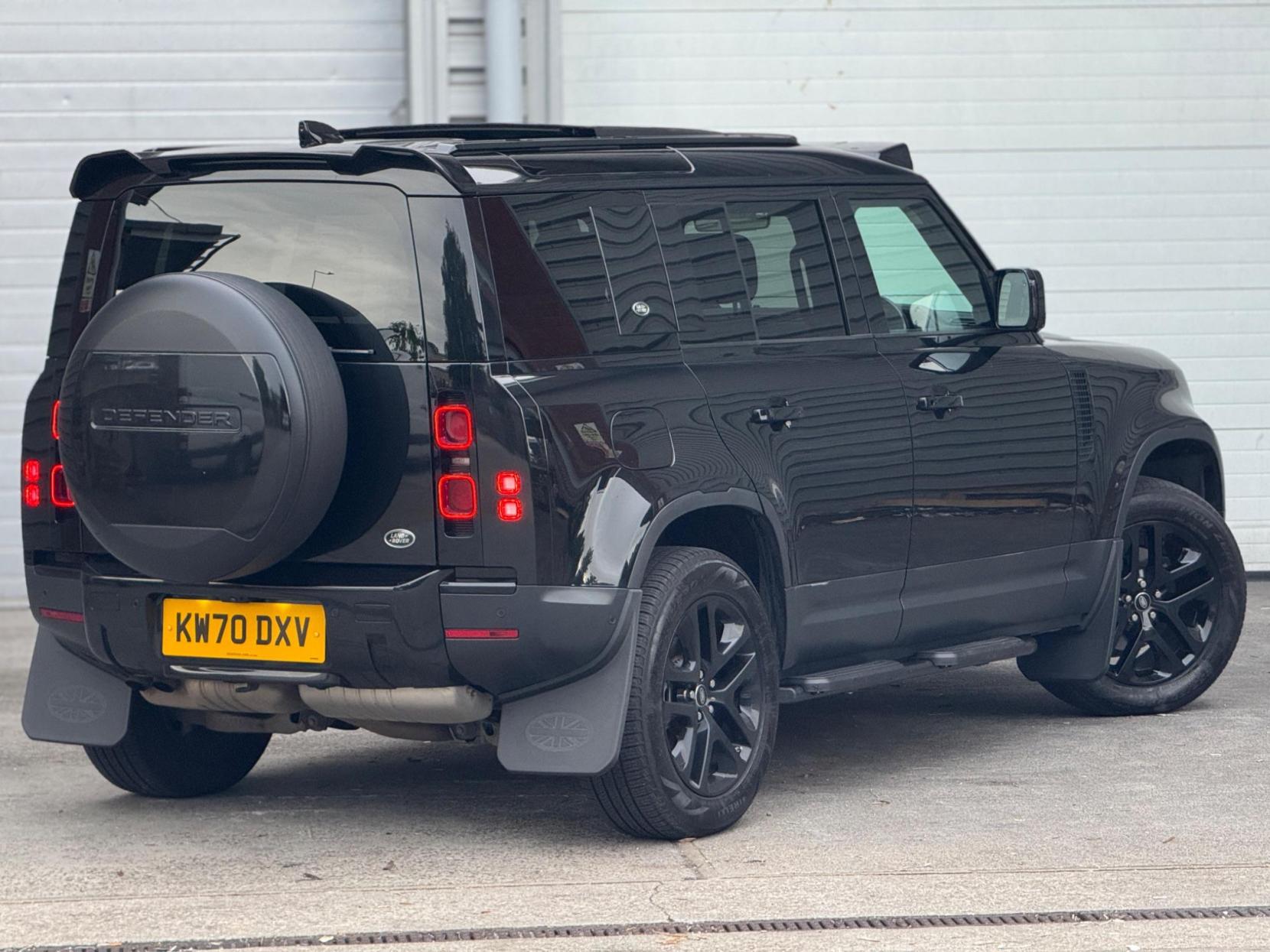 Land Rover Defender 110 2.0 SD4 HSE Auto 4WD Euro 6 (s/s) 5dr