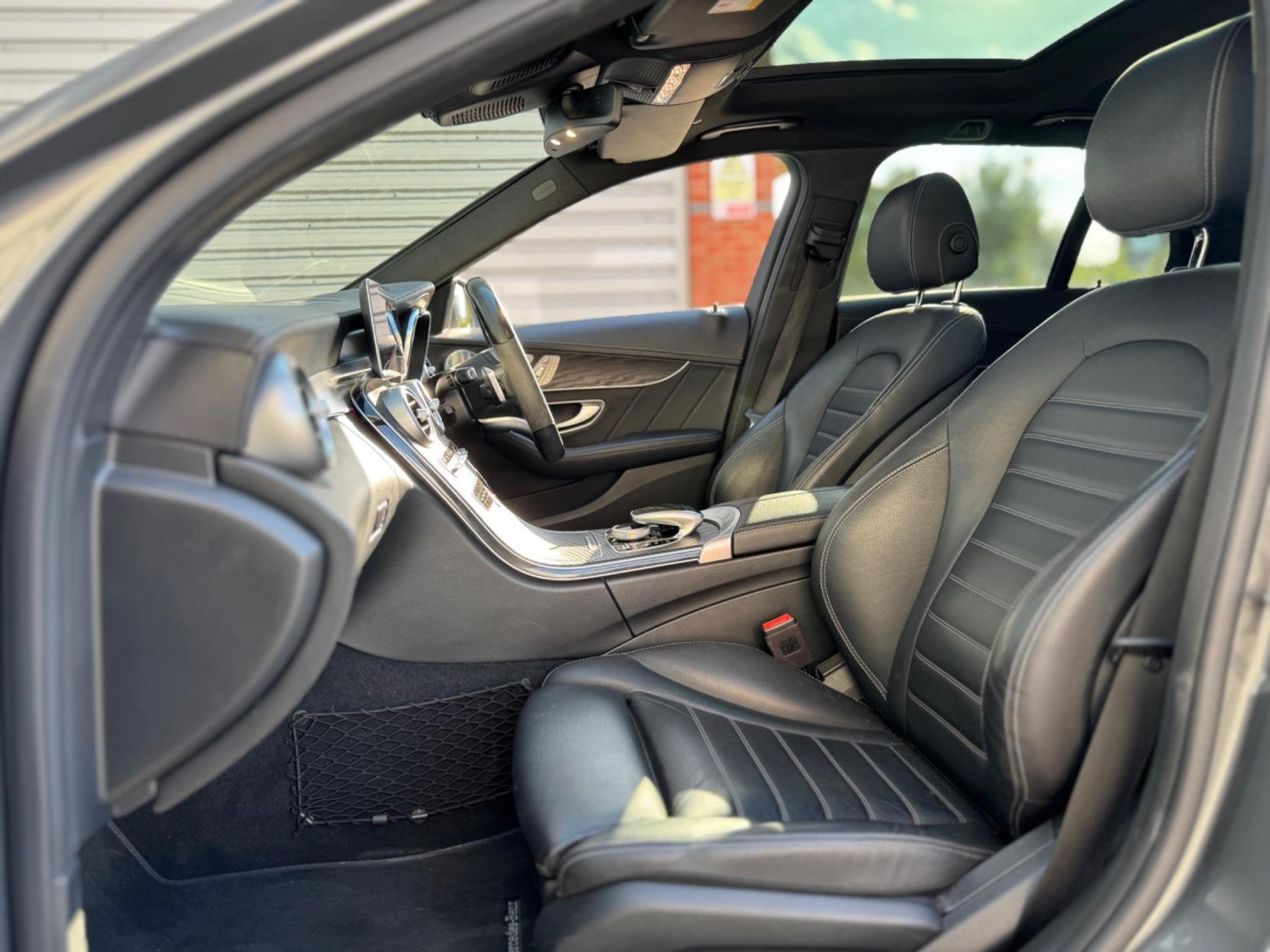 Mercedes-Benz C Class 1.5 C200 MHEV AMG Line Night Edition (Premium Plus) G-Tronic+ Euro 6 (s/s) 5dr