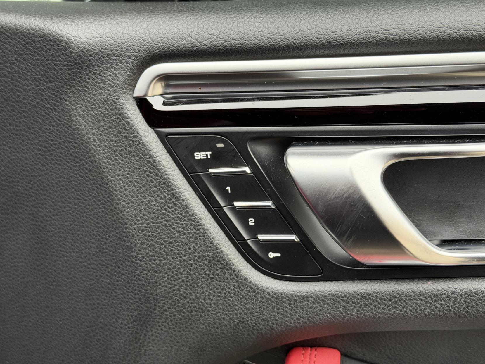 Porsche Macan 3.0T V6 S SUV 5dr Petrol PDK 4WD Euro 6 (s/s) (354 ps)