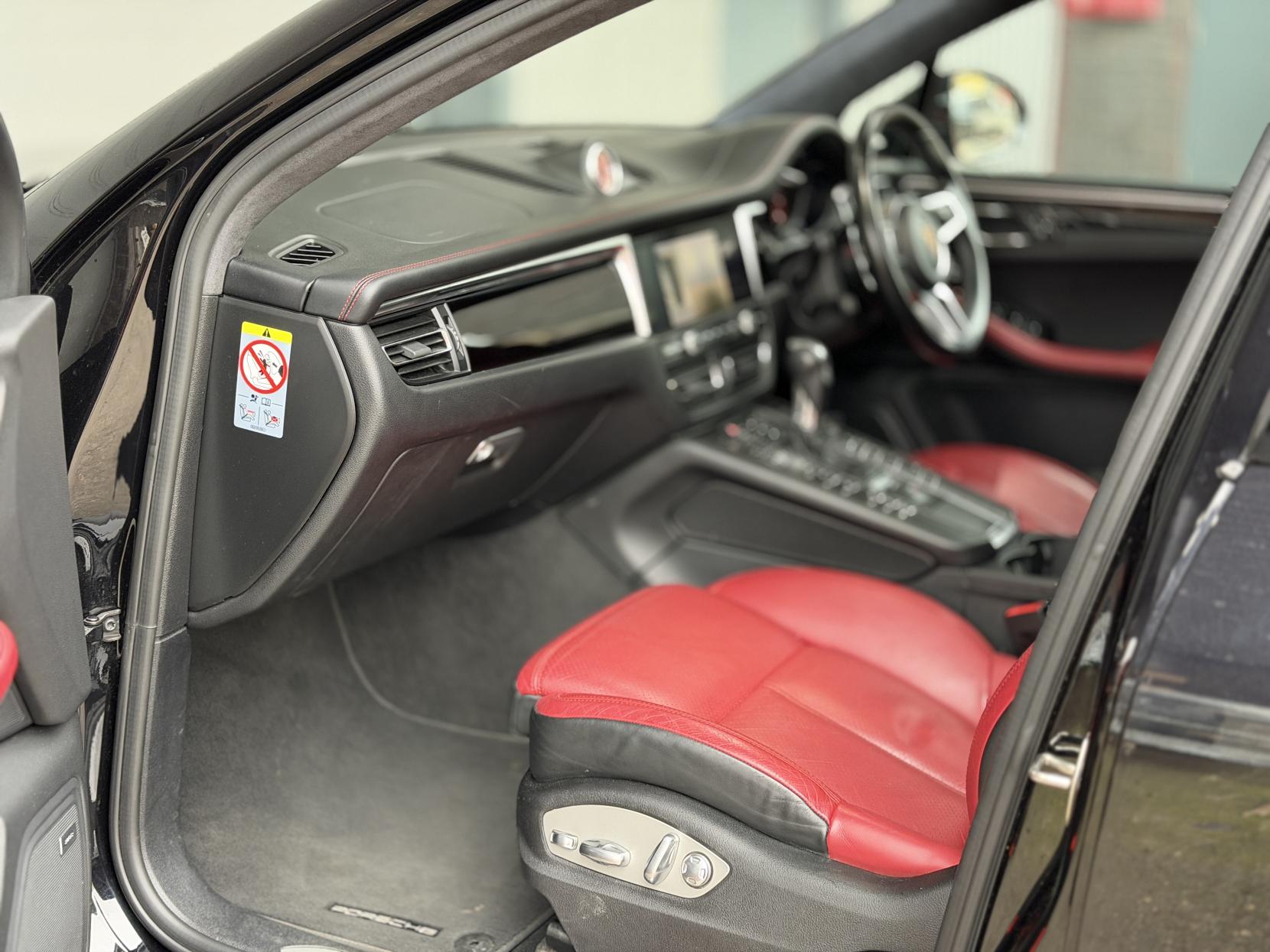 Porsche Macan 3.0T V6 S SUV 5dr Petrol PDK 4WD Euro 6 (s/s) (354 ps)