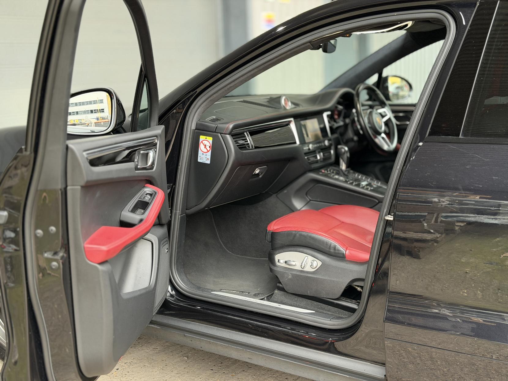 Porsche Macan 3.0T V6 S SUV 5dr Petrol PDK 4WD Euro 6 (s/s) (354 ps)