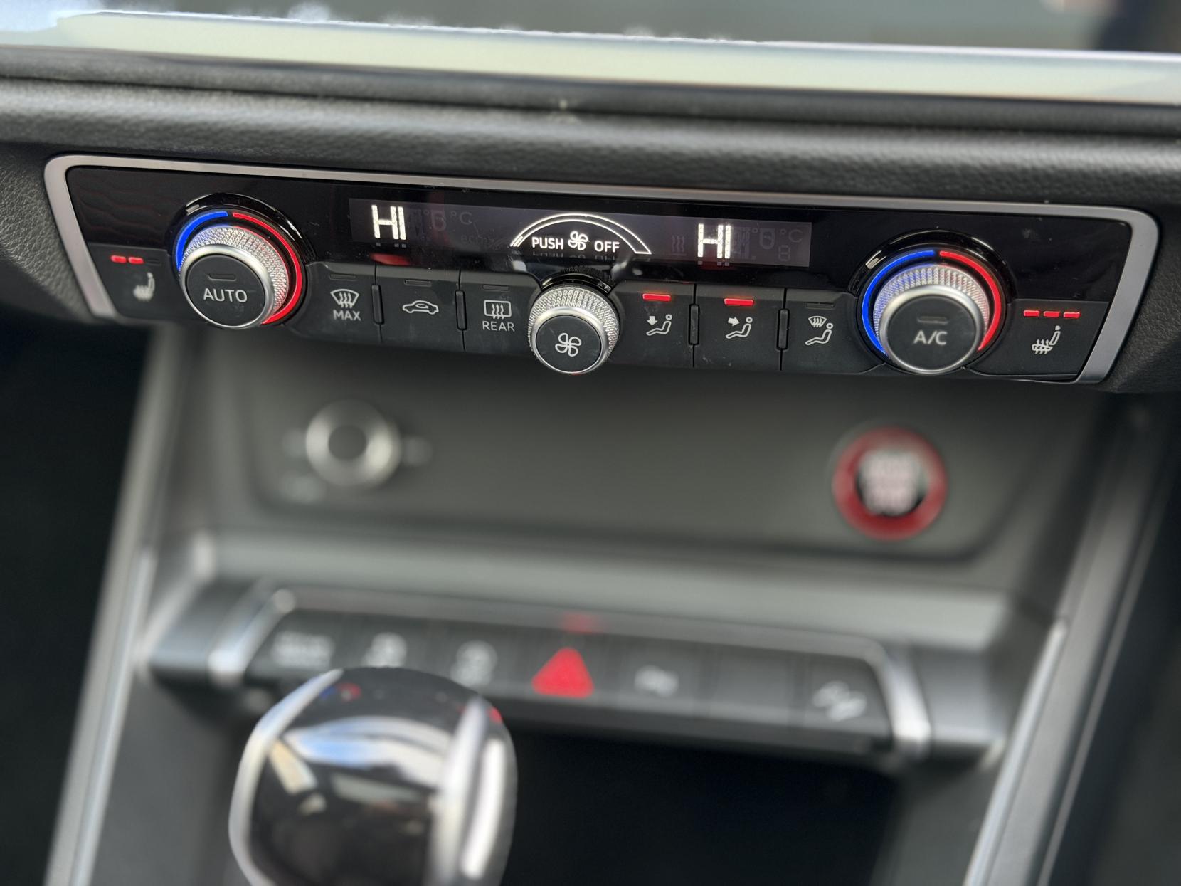 Audi RS Q3 2.5 TFSI Audi Sport Edition Sportback 5dr Petrol S Tronic quattro Euro 6 (s/s) (400 ps)