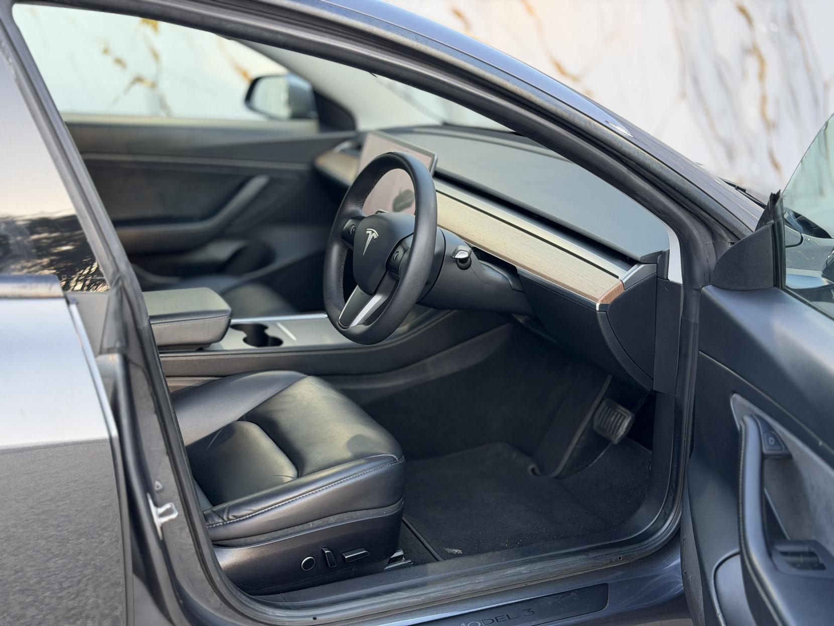 Tesla Model 3 (Dual Motor) Long Range Saloon 4dr Electric Auto 4WDE (346 ps)