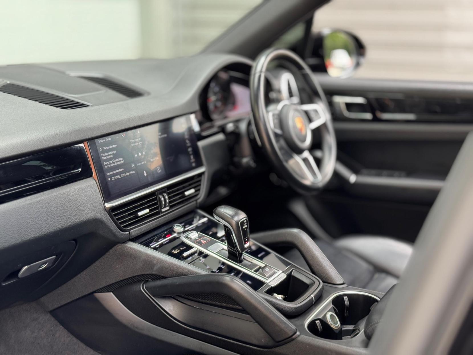 Porsche Cayenne 3.0T V6 TiptronicS 4WD Euro 6 (s/s) 5dr