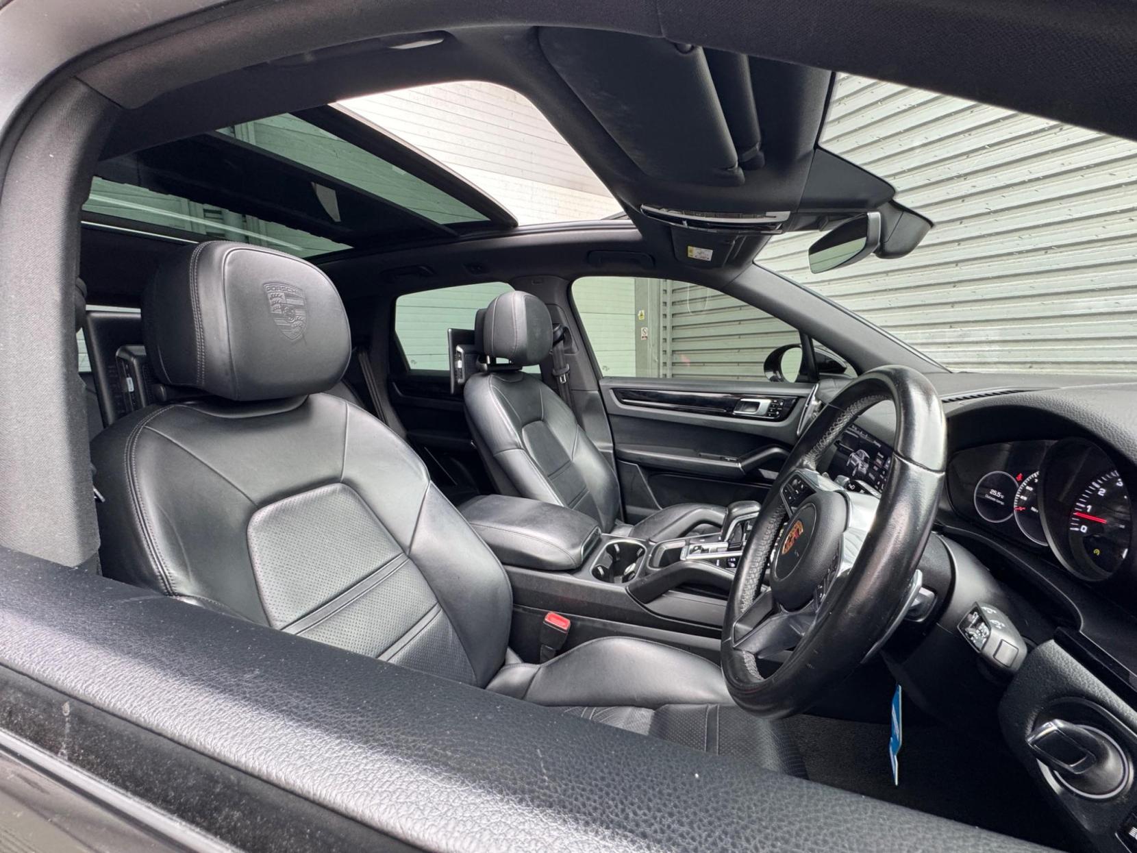 Porsche Cayenne 3.0T V6 TiptronicS 4WD Euro 6 (s/s) 5dr