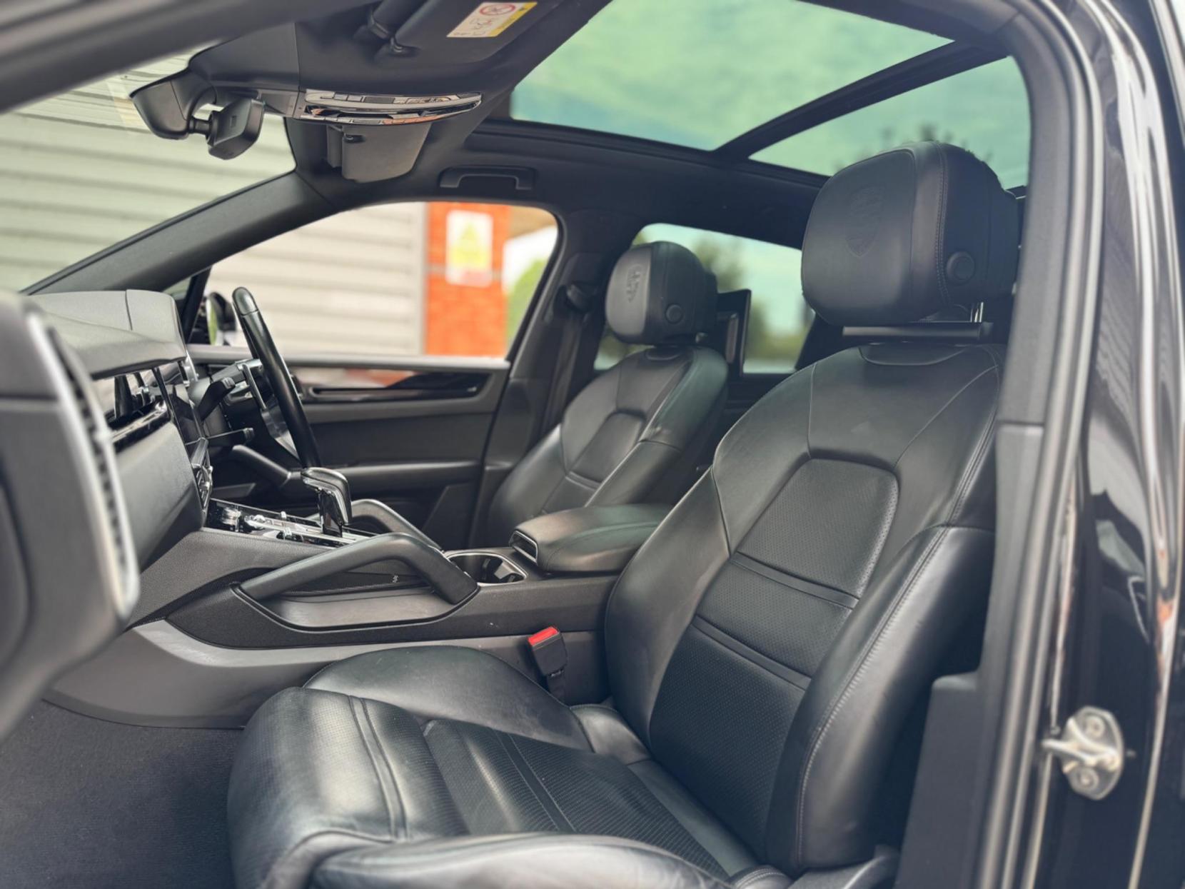 Porsche Cayenne 3.0T V6 TiptronicS 4WD Euro 6 (s/s) 5dr