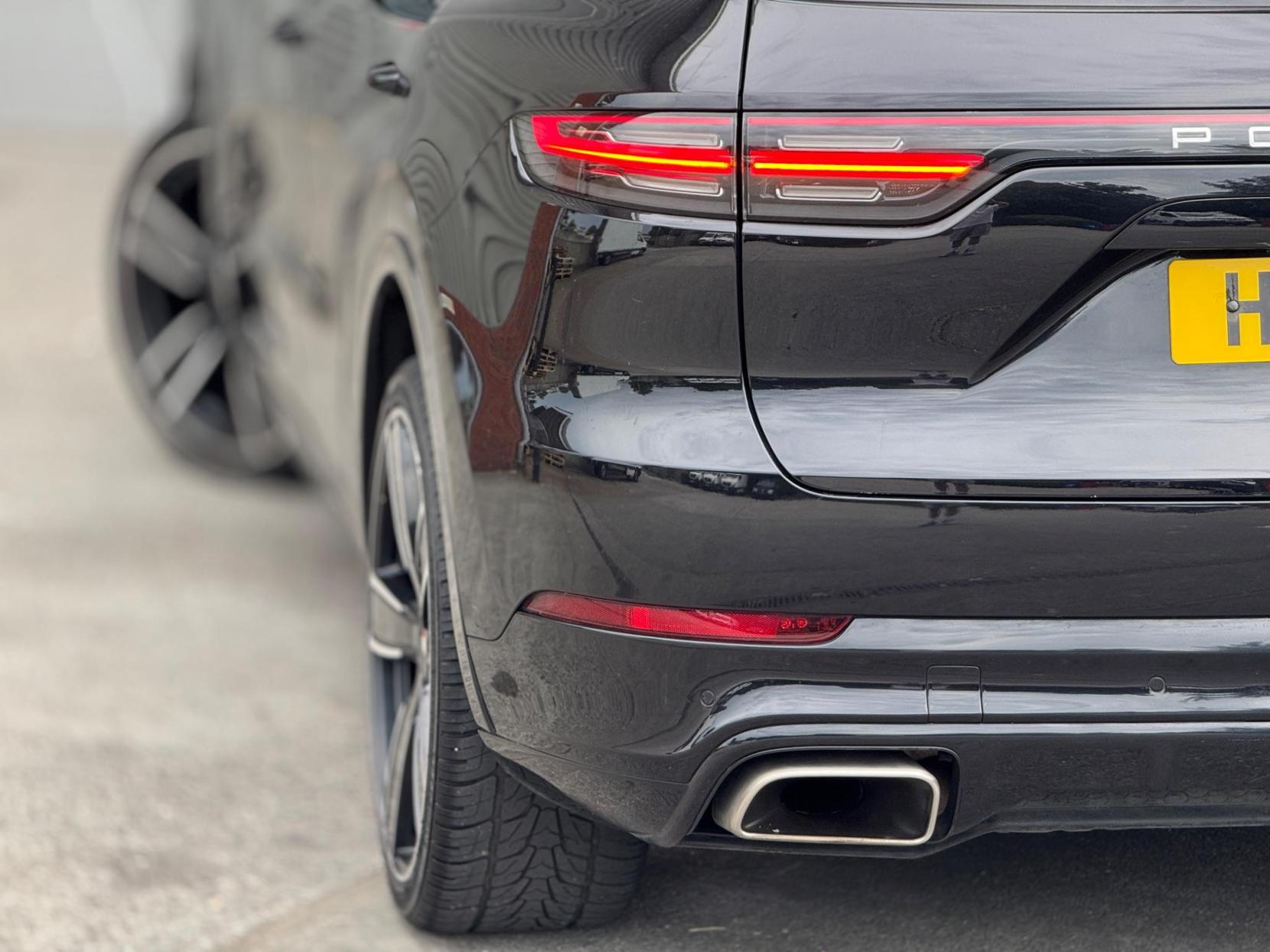 Porsche Cayenne 3.0T V6 TiptronicS 4WD Euro 6 (s/s) 5dr