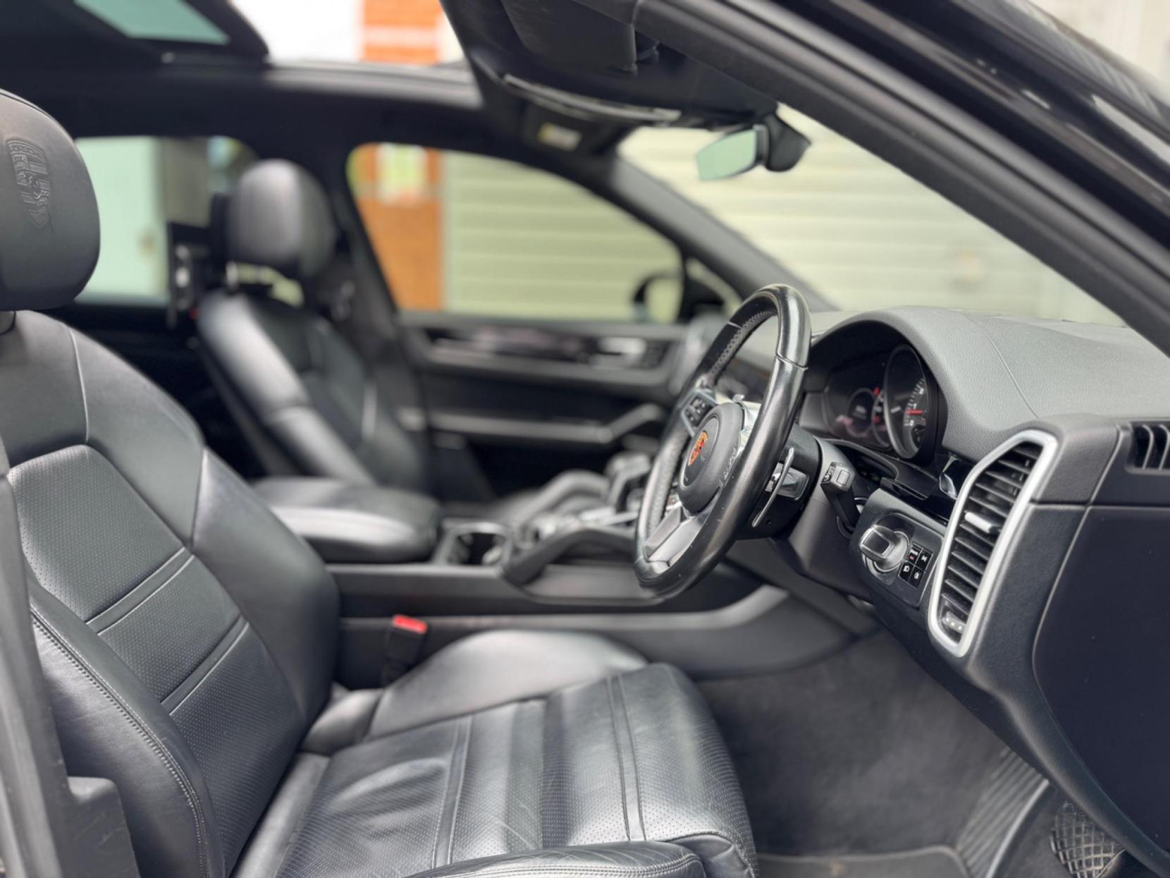 Porsche Cayenne 3.0T V6 TiptronicS 4WD Euro 6 (s/s) 5dr