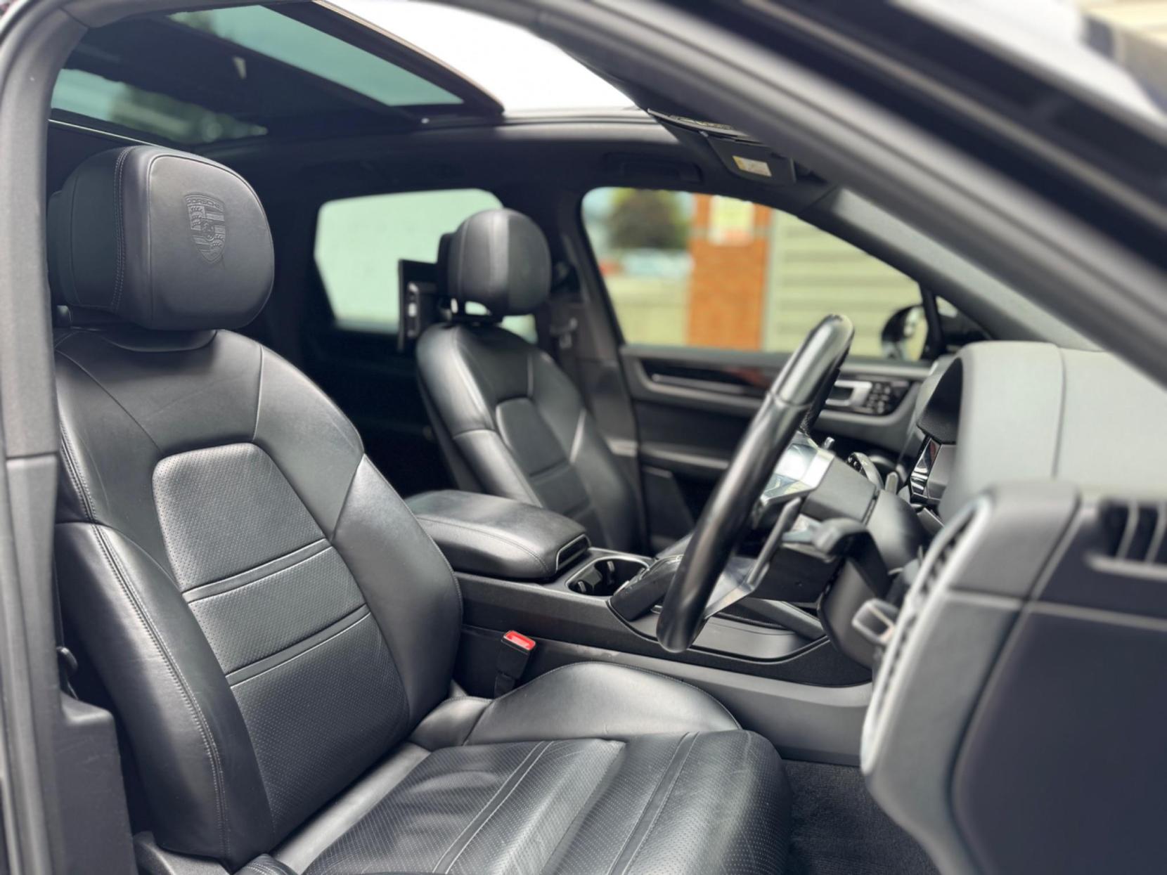 Porsche Cayenne 3.0T V6 TiptronicS 4WD Euro 6 (s/s) 5dr