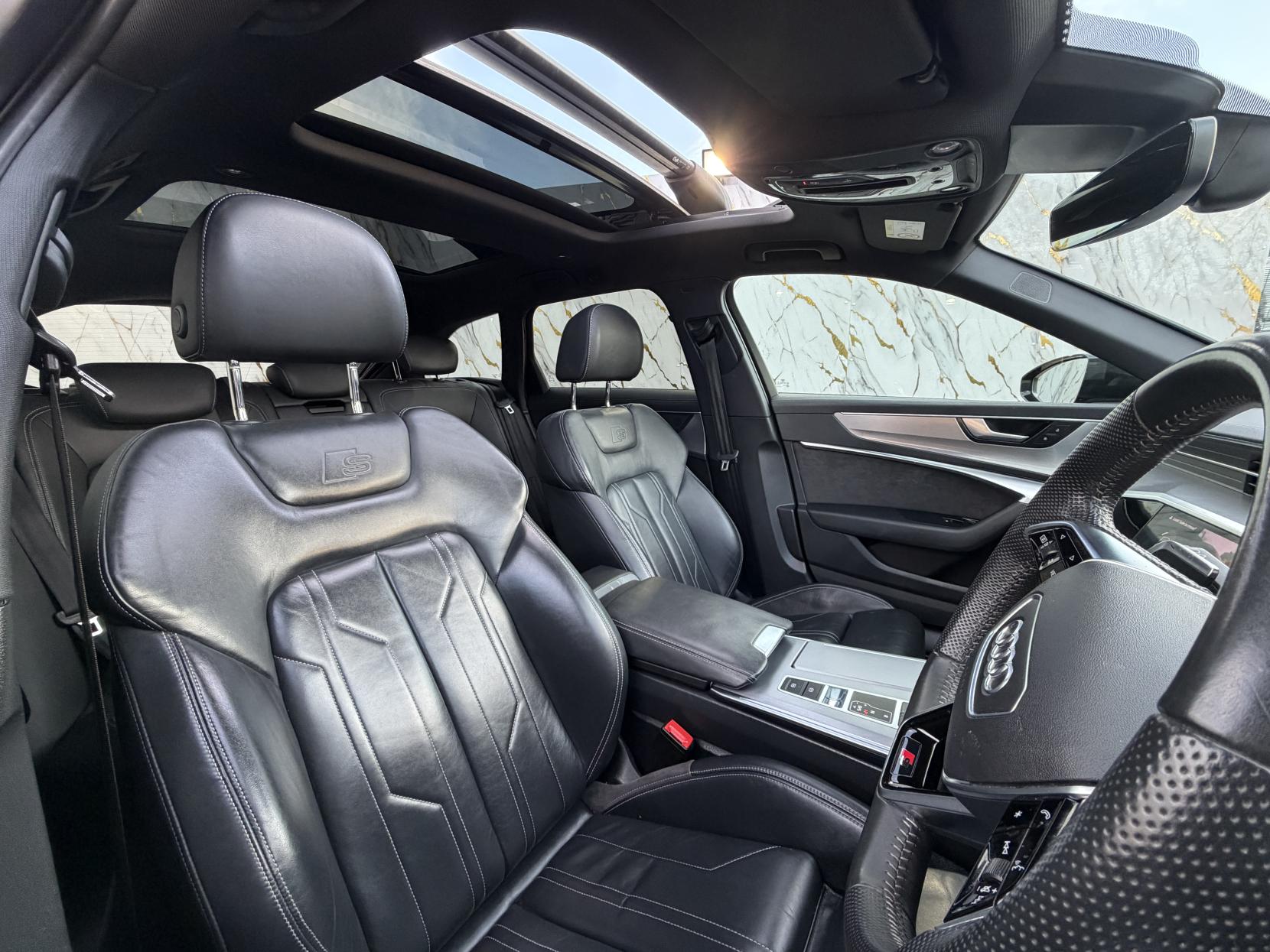 Audi A6 Avant 2.0 TDI 40 Black Edition Estate 5dr Diesel S Tronic quattro Euro 6 (s/s) (204 ps)