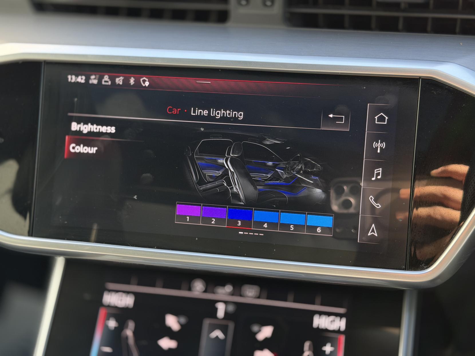 Audi A6 Avant 2.0 TDI 40 Black Edition Estate 5dr Diesel S Tronic quattro Euro 6 (s/s) (204 ps)