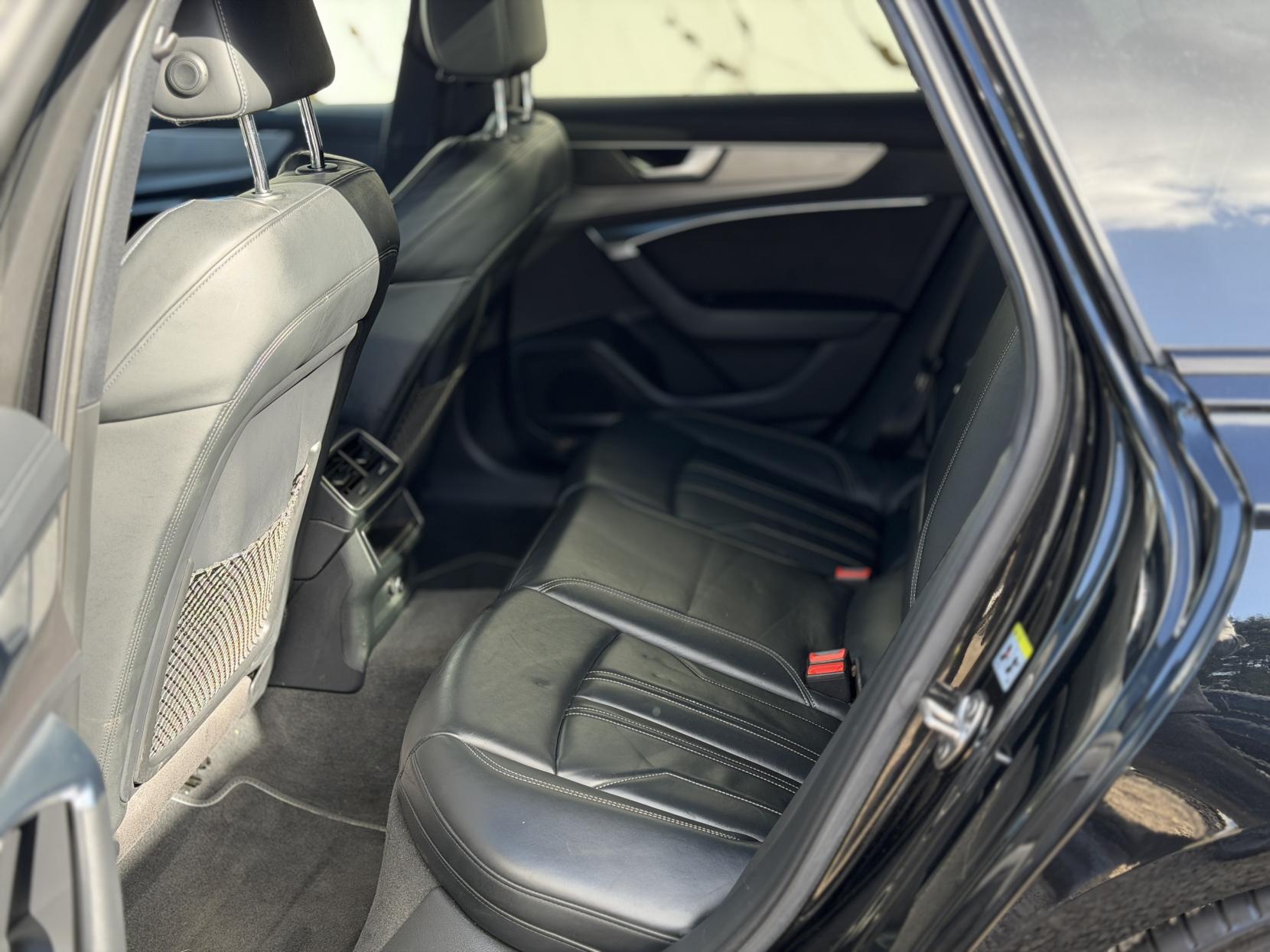 Audi A6 Avant 2.0 TDI 40 Black Edition Estate 5dr Diesel S Tronic quattro Euro 6 (s/s) (204 ps)