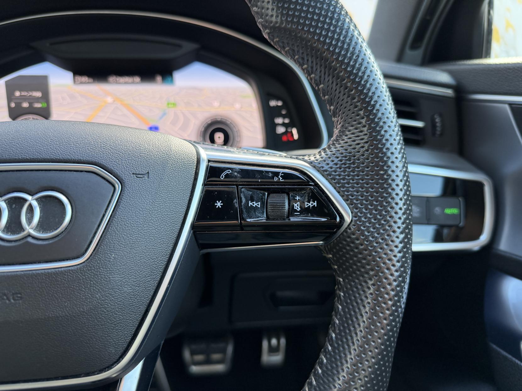 Audi A6 Avant 2.0 TDI 40 Black Edition Estate 5dr Diesel S Tronic quattro Euro 6 (s/s) (204 ps)