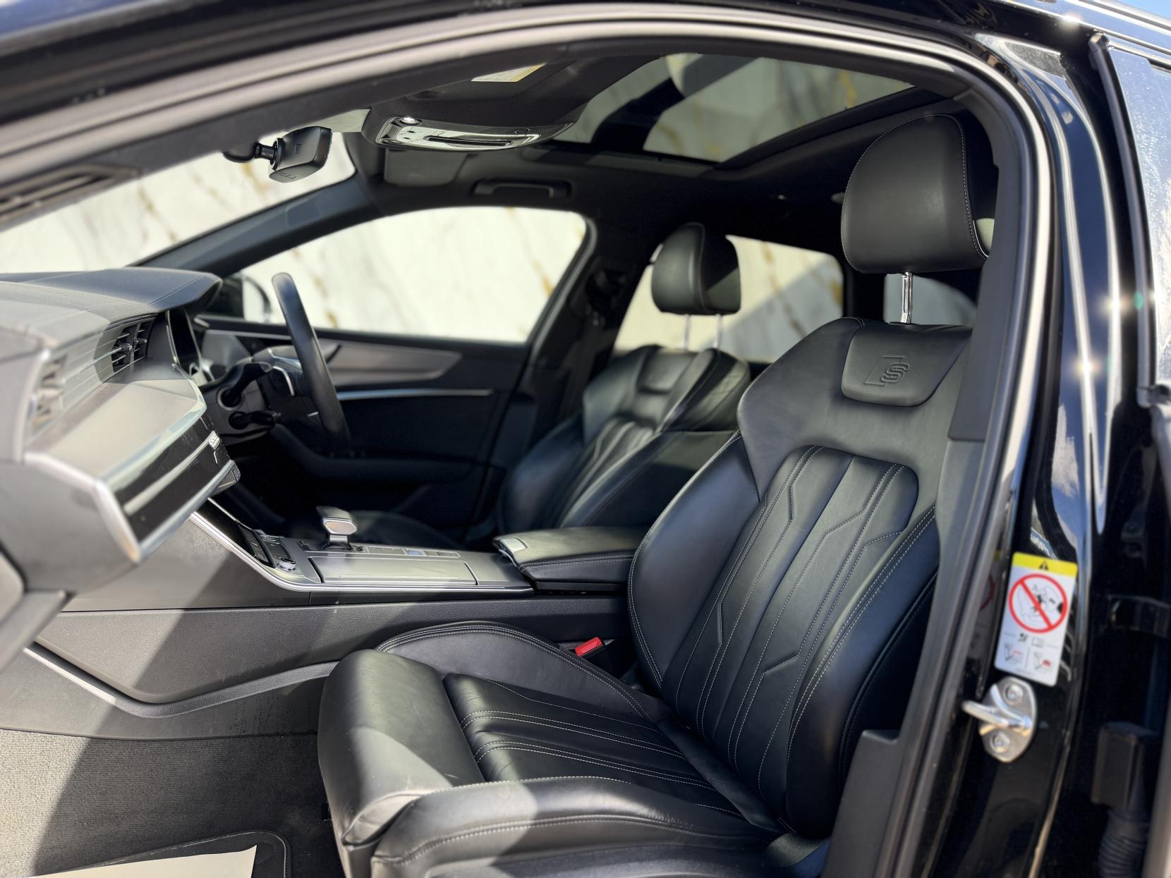 Audi A6 Avant 2.0 TDI 40 Black Edition Estate 5dr Diesel S Tronic quattro Euro 6 (s/s) (204 ps)