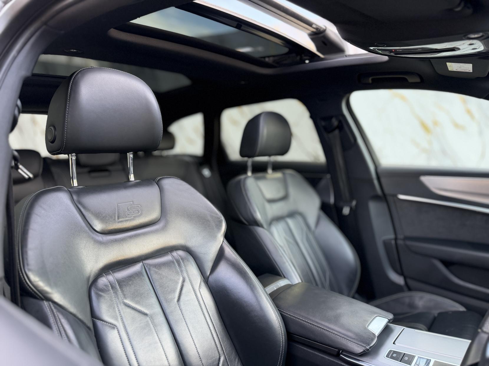 Audi A6 Avant 2.0 TDI 40 Black Edition Estate 5dr Diesel S Tronic quattro Euro 6 (s/s) (204 ps)