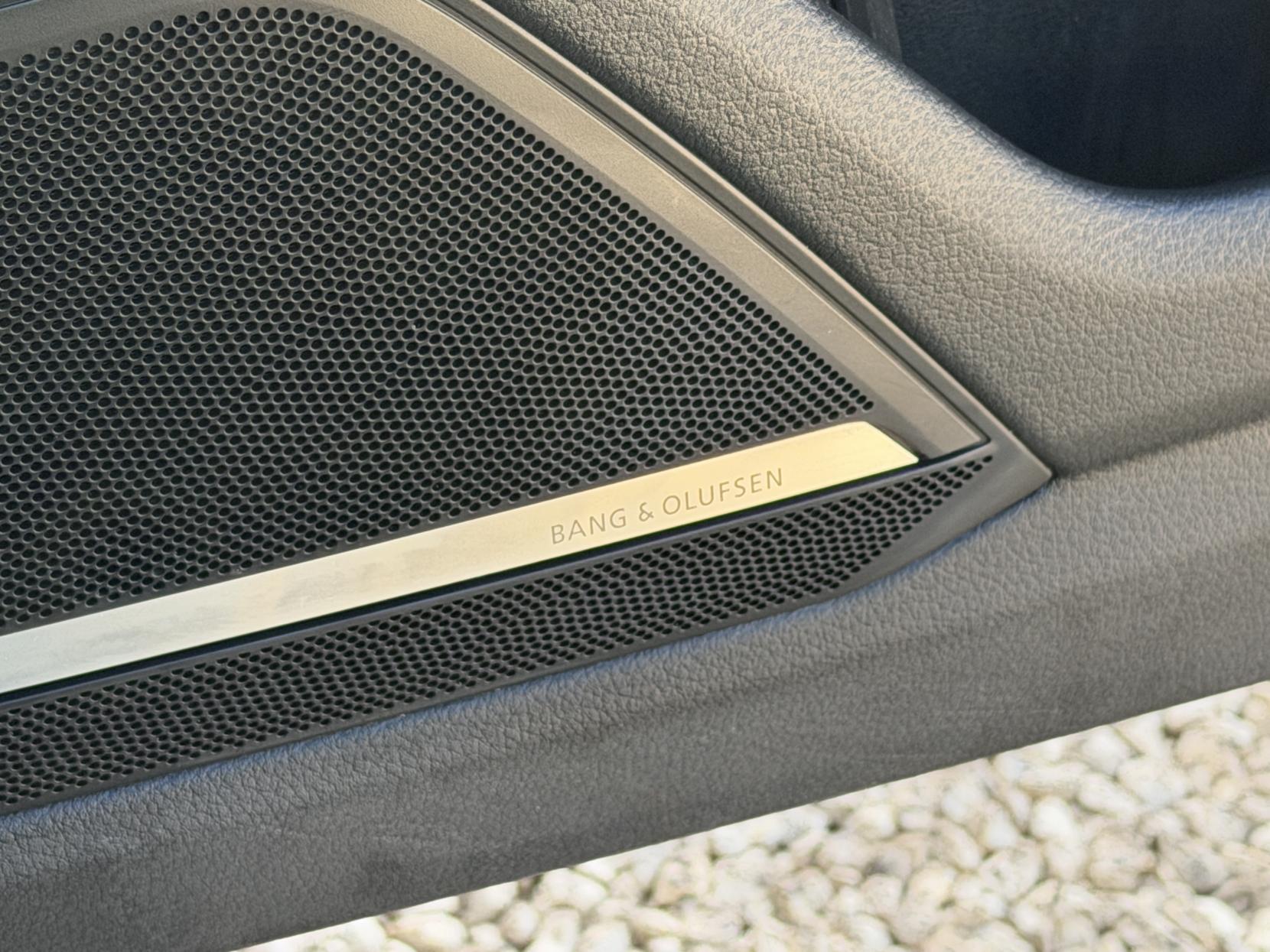 Audi A6 Avant 2.0 TDI 40 Black Edition Estate 5dr Diesel S Tronic quattro Euro 6 (s/s) (204 ps)