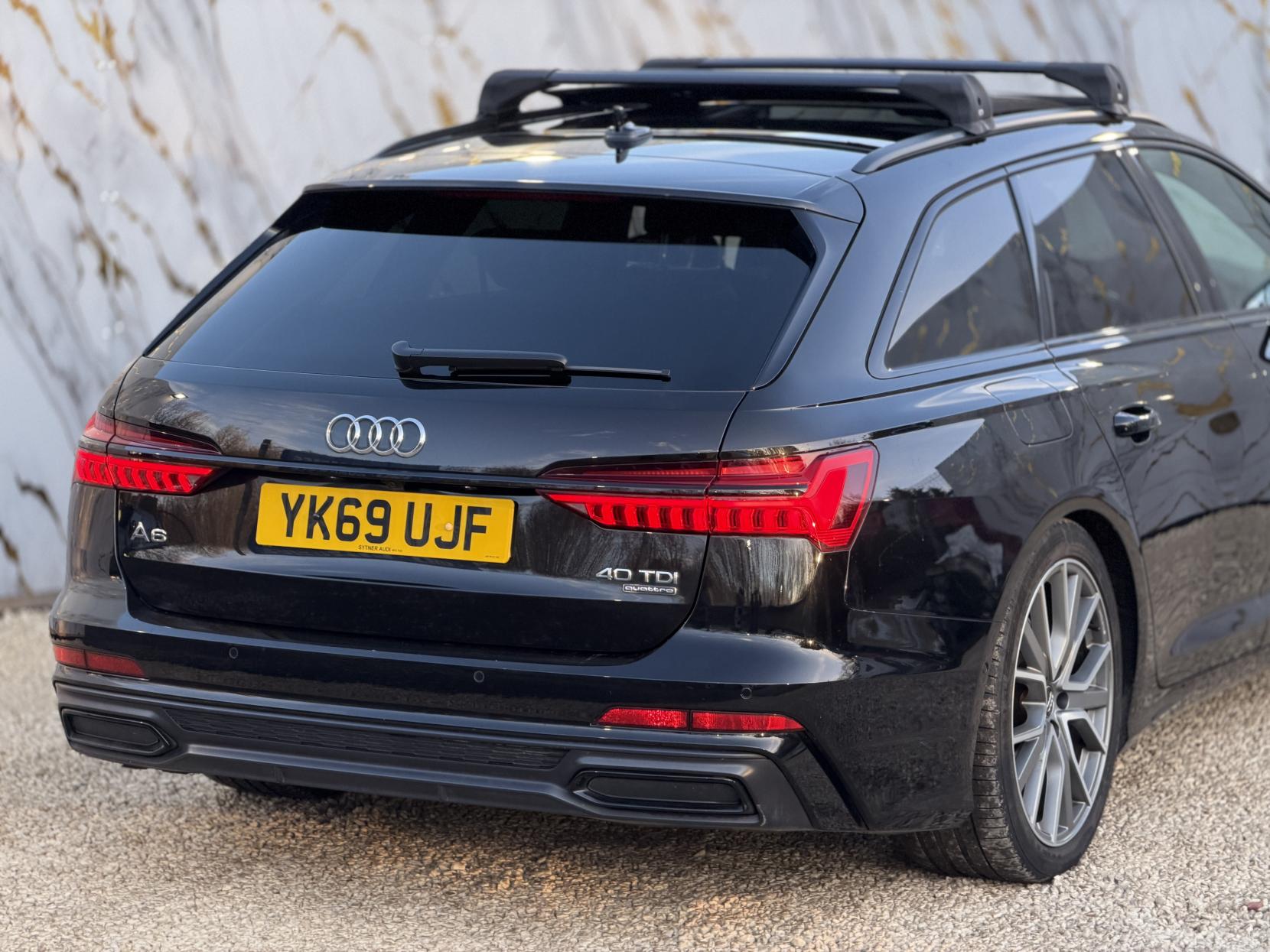 Audi A6 Avant 2.0 TDI 40 Black Edition Estate 5dr Diesel S Tronic quattro Euro 6 (s/s) (204 ps)