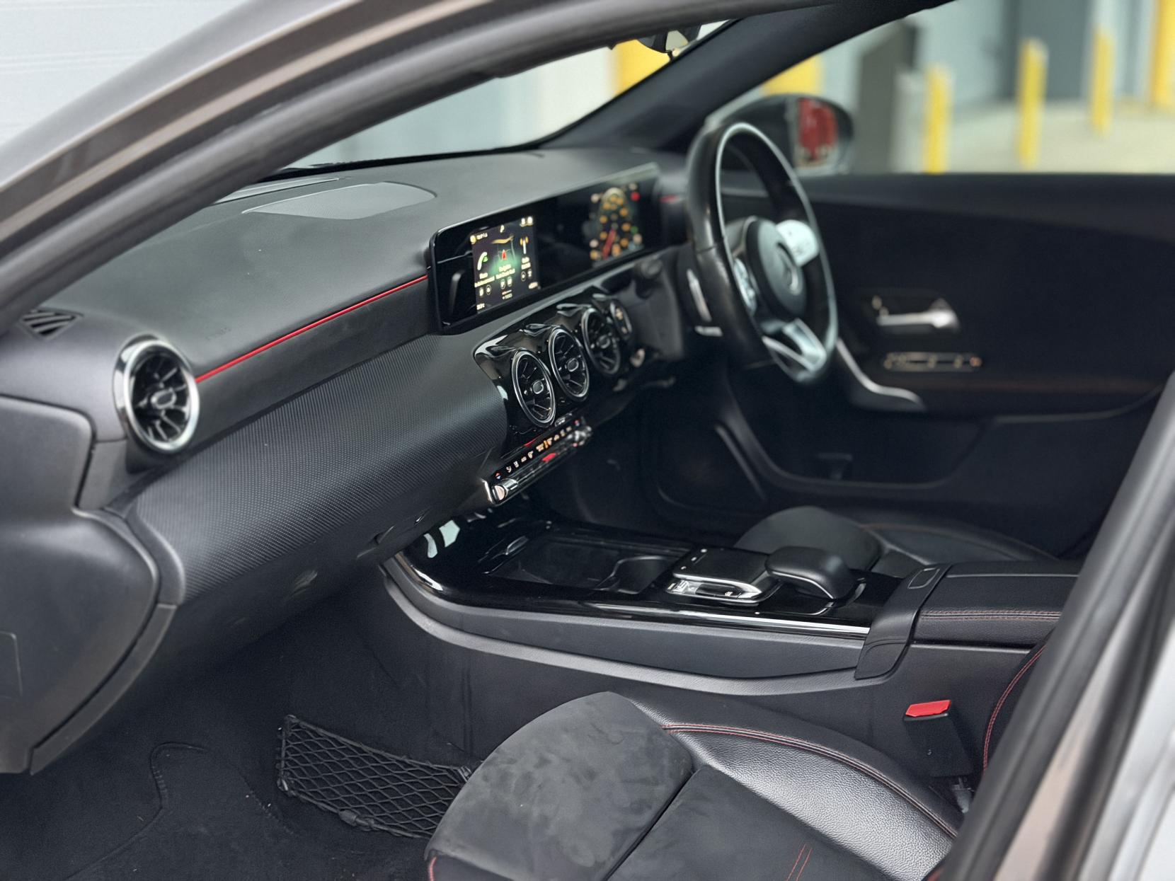 Mercedes-Benz A Class 1.5 A180d AMG Line Hatchback 5dr Diesel 7G-DCT Euro 6 (s/s) (116 ps)