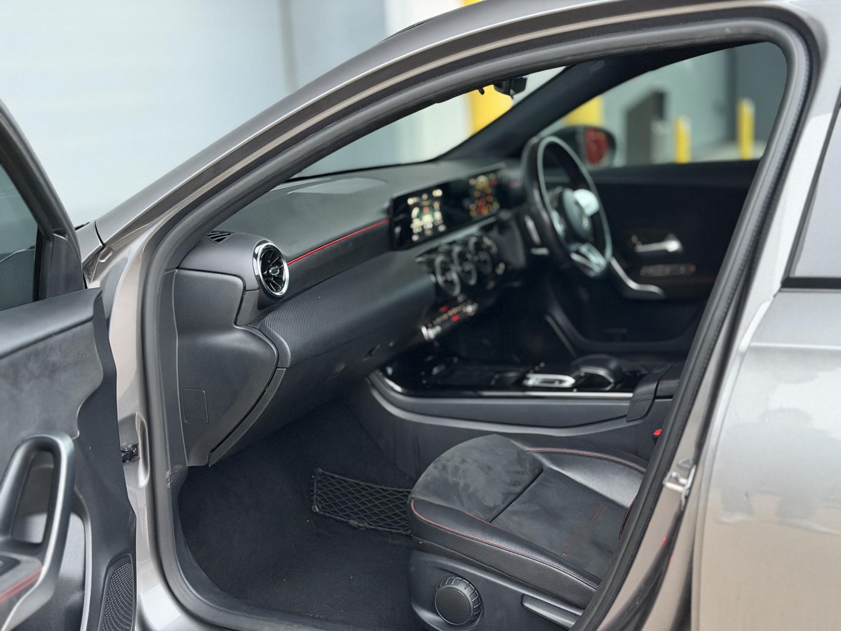 Mercedes-Benz A Class 1.5 A180d AMG Line Hatchback 5dr Diesel 7G-DCT Euro 6 (s/s) (116 ps)