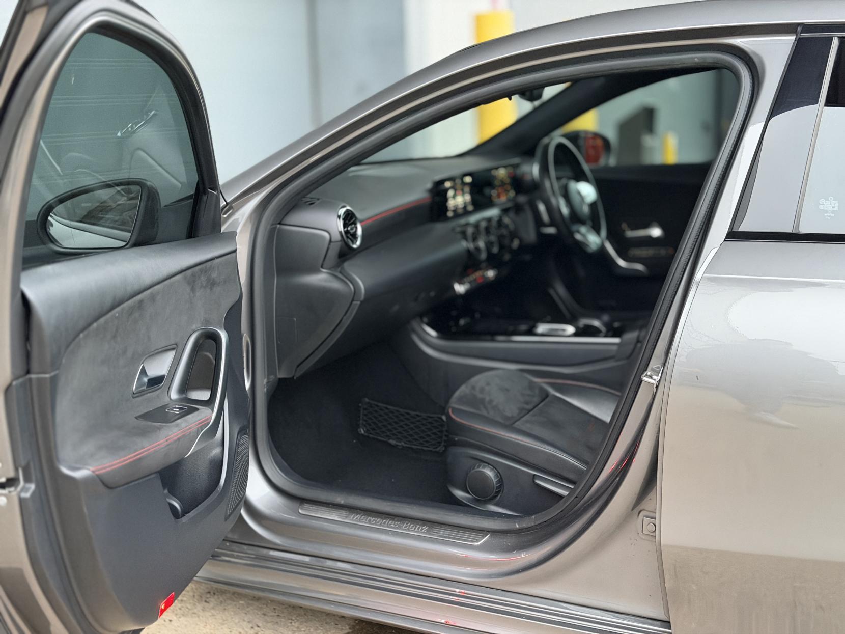 Mercedes-Benz A Class 1.5 A180d AMG Line Hatchback 5dr Diesel 7G-DCT Euro 6 (s/s) (116 ps)