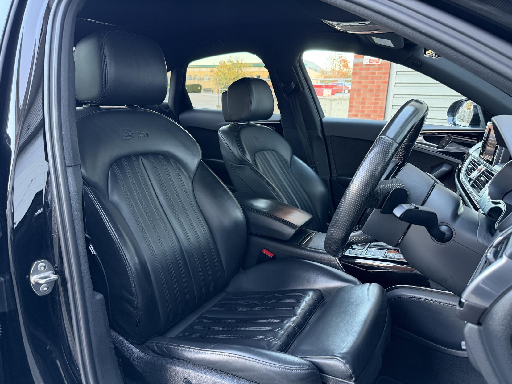 Audi A6 Saloon 2.0 TDI Black Edition Saloon 4dr Diesel S Tronic quattro Euro 6 (s/s) (190 ps)