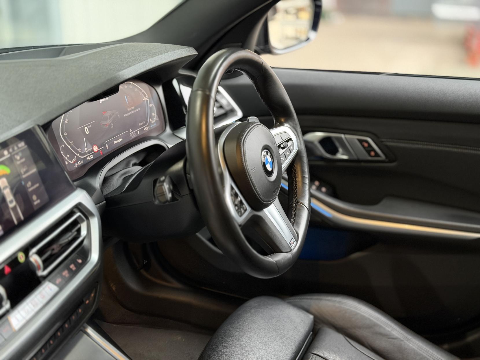 BMW 3 Series 2.0 330e 12kWh M Sport Saloon 4dr Petrol Plug-in Hybrid Auto Euro 6 (s/s) (292 ps)