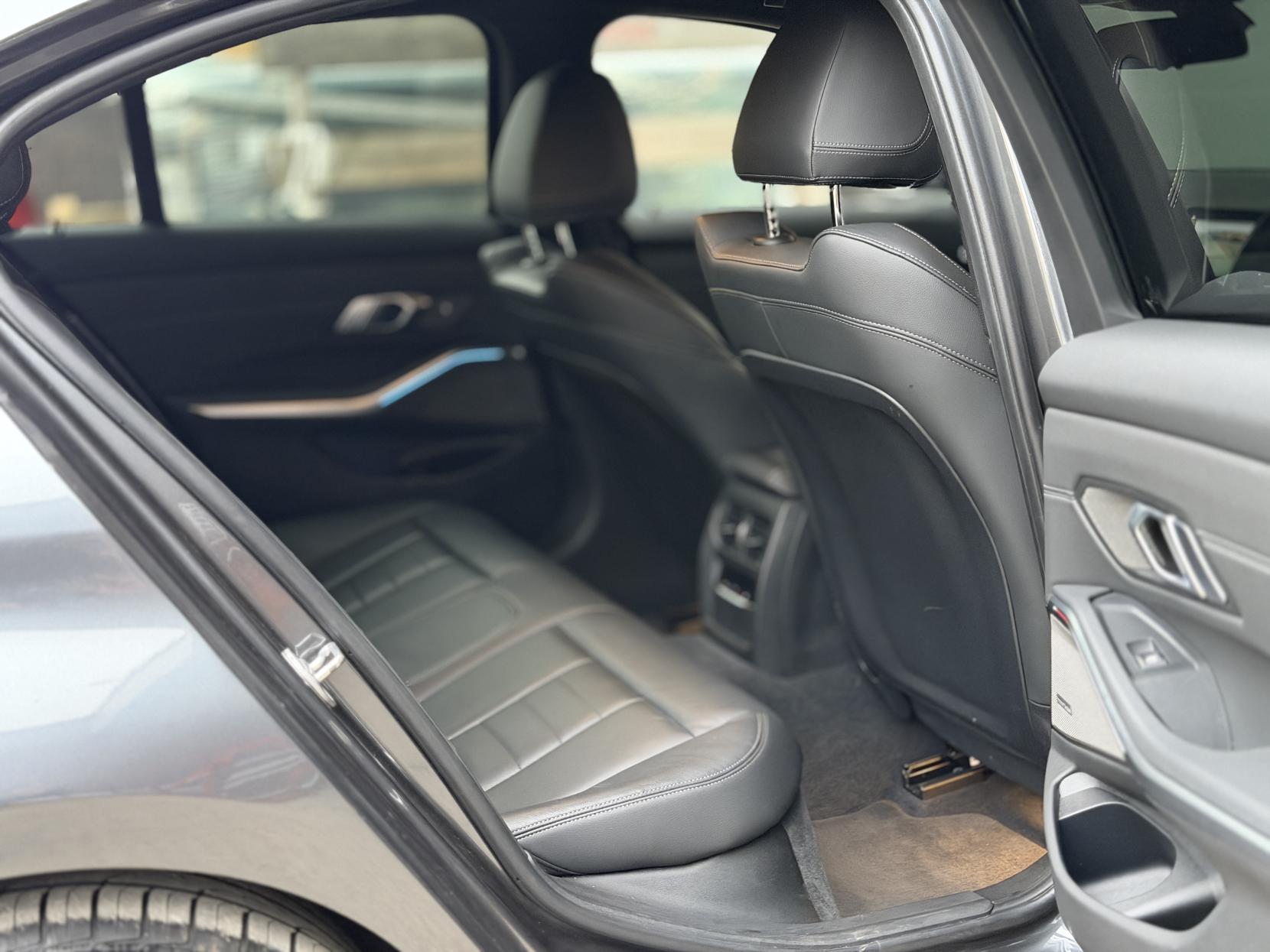 BMW 3 Series 2.0 330e 12kWh M Sport Saloon 4dr Petrol Plug-in Hybrid Auto Euro 6 (s/s) (292 ps)