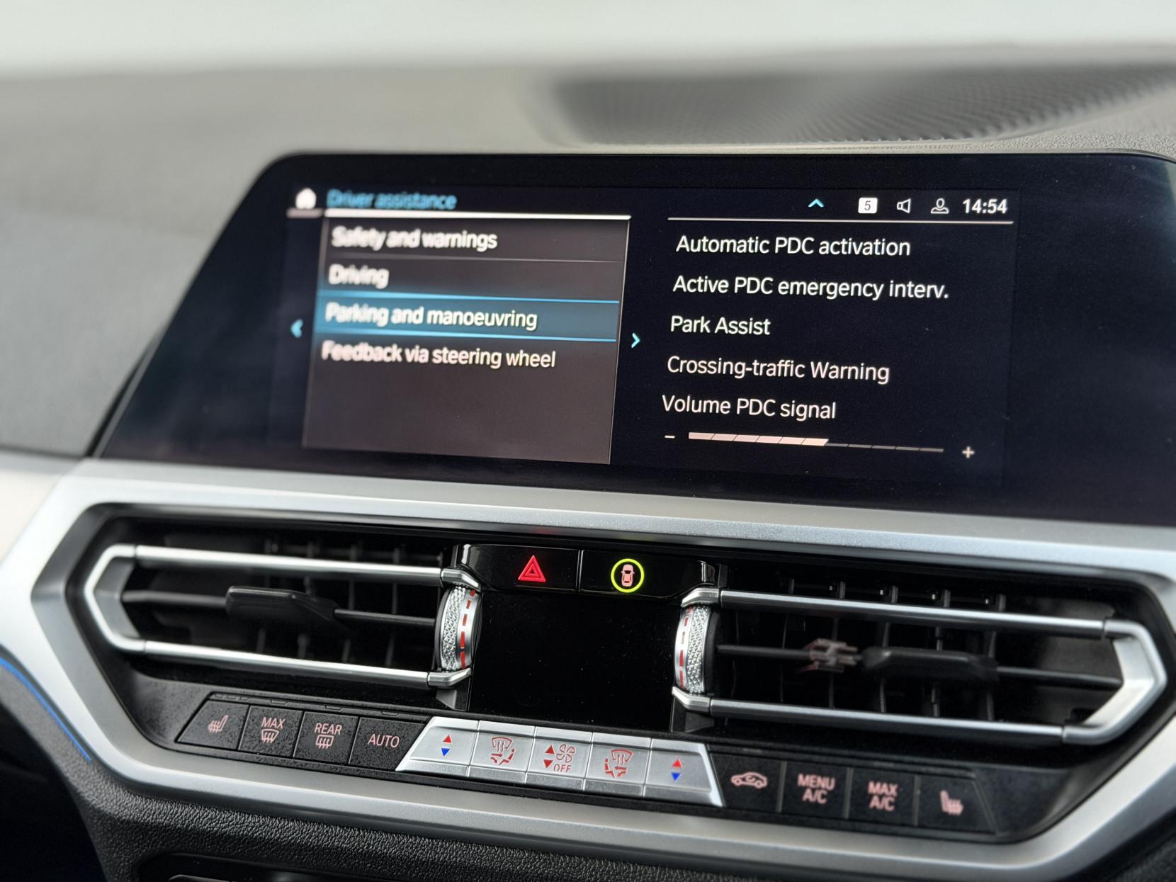 BMW 3 Series 2.0 330e 12kWh M Sport Saloon 4dr Petrol Plug-in Hybrid Auto Euro 6 (s/s) (292 ps)