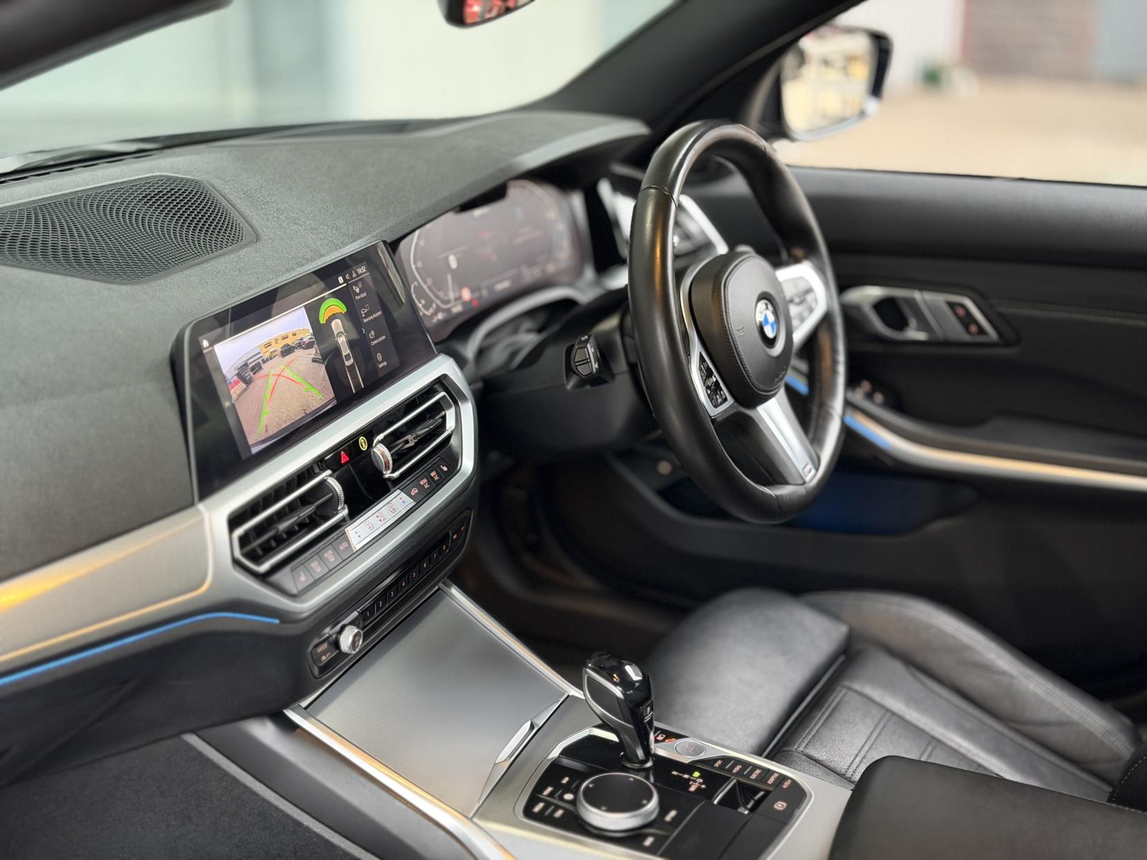 BMW 3 Series 2.0 330e 12kWh M Sport Saloon 4dr Petrol Plug-in Hybrid Auto Euro 6 (s/s) (292 ps)