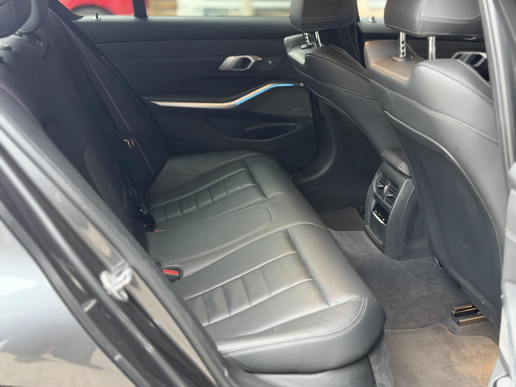 BMW 3 Series 2.0 330e 12kWh M Sport Saloon 4dr Petrol Plug-in Hybrid Auto Euro 6 (s/s) (292 ps)