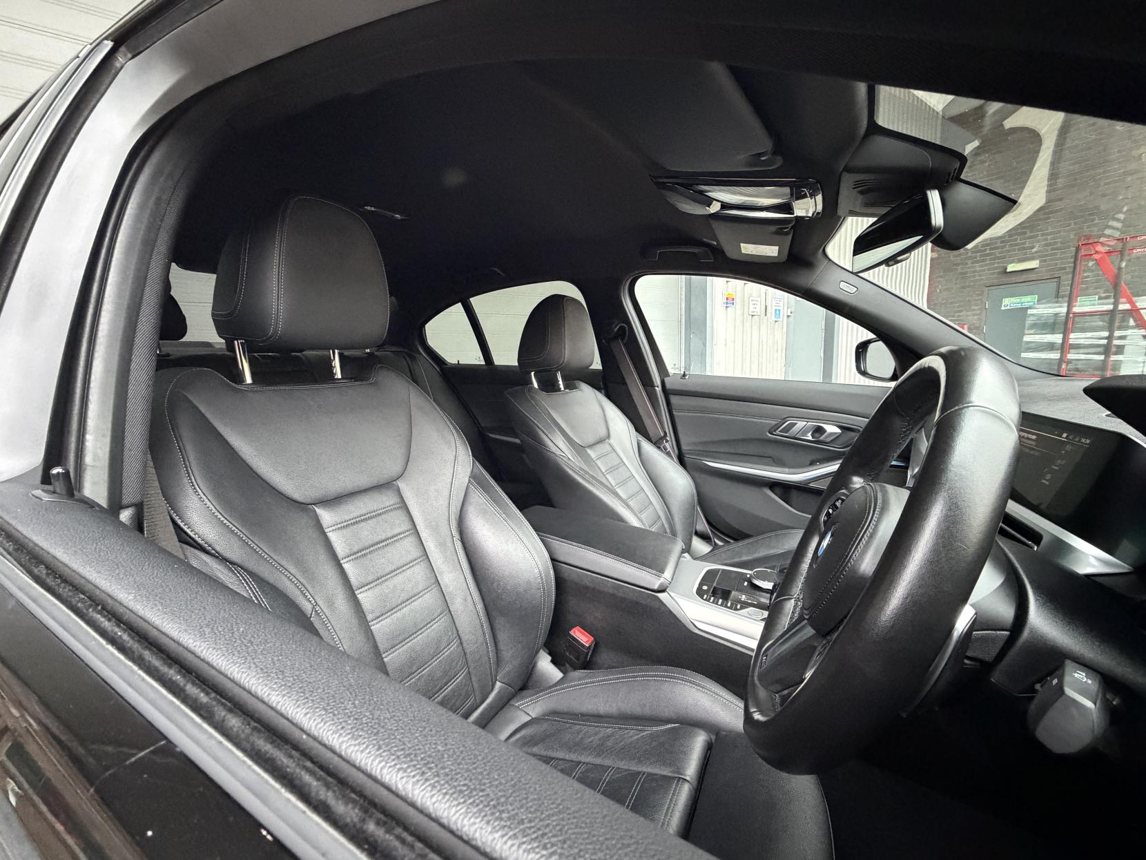 BMW 3 Series 2.0 330e 12kWh M Sport Saloon 4dr Petrol Plug-in Hybrid Auto Euro 6 (s/s) (292 ps)