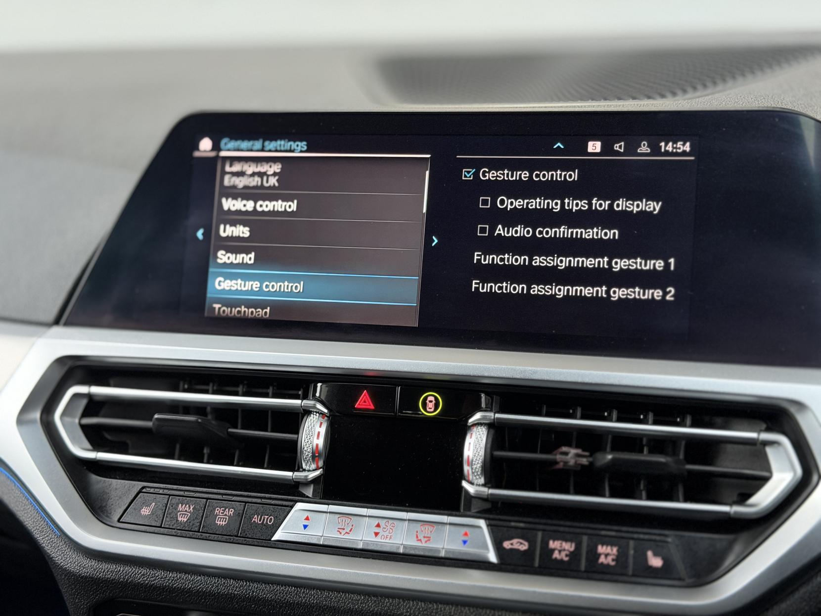 BMW 3 Series 2.0 330e 12kWh M Sport Saloon 4dr Petrol Plug-in Hybrid Auto Euro 6 (s/s) (292 ps)