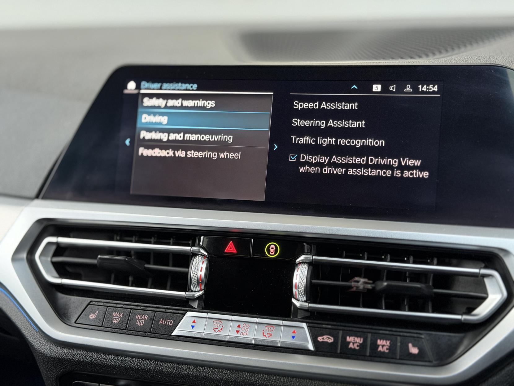 BMW 3 Series 2.0 330e 12kWh M Sport Saloon 4dr Petrol Plug-in Hybrid Auto Euro 6 (s/s) (292 ps)