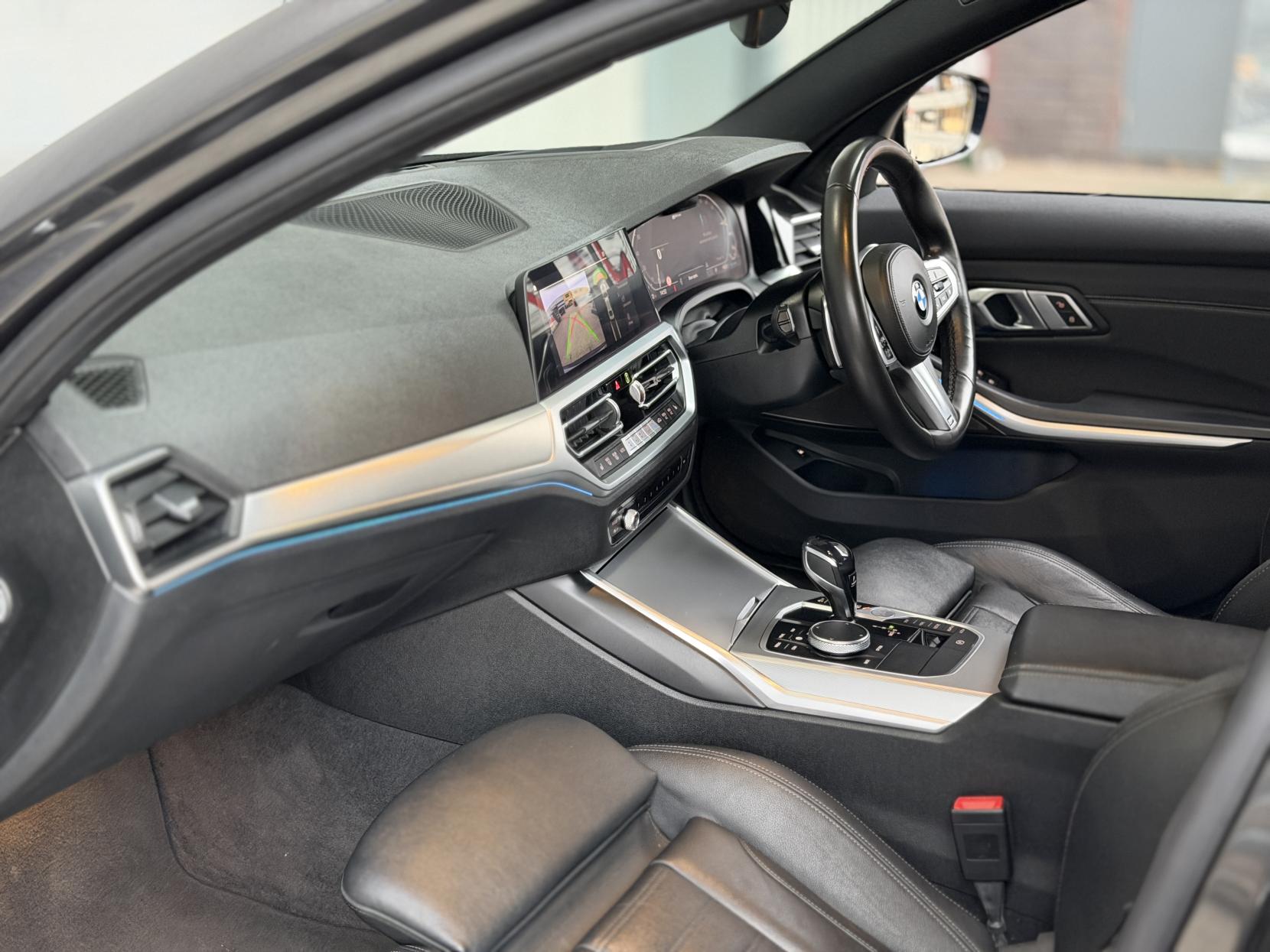 BMW 3 Series 2.0 330e 12kWh M Sport Saloon 4dr Petrol Plug-in Hybrid Auto Euro 6 (s/s) (292 ps)