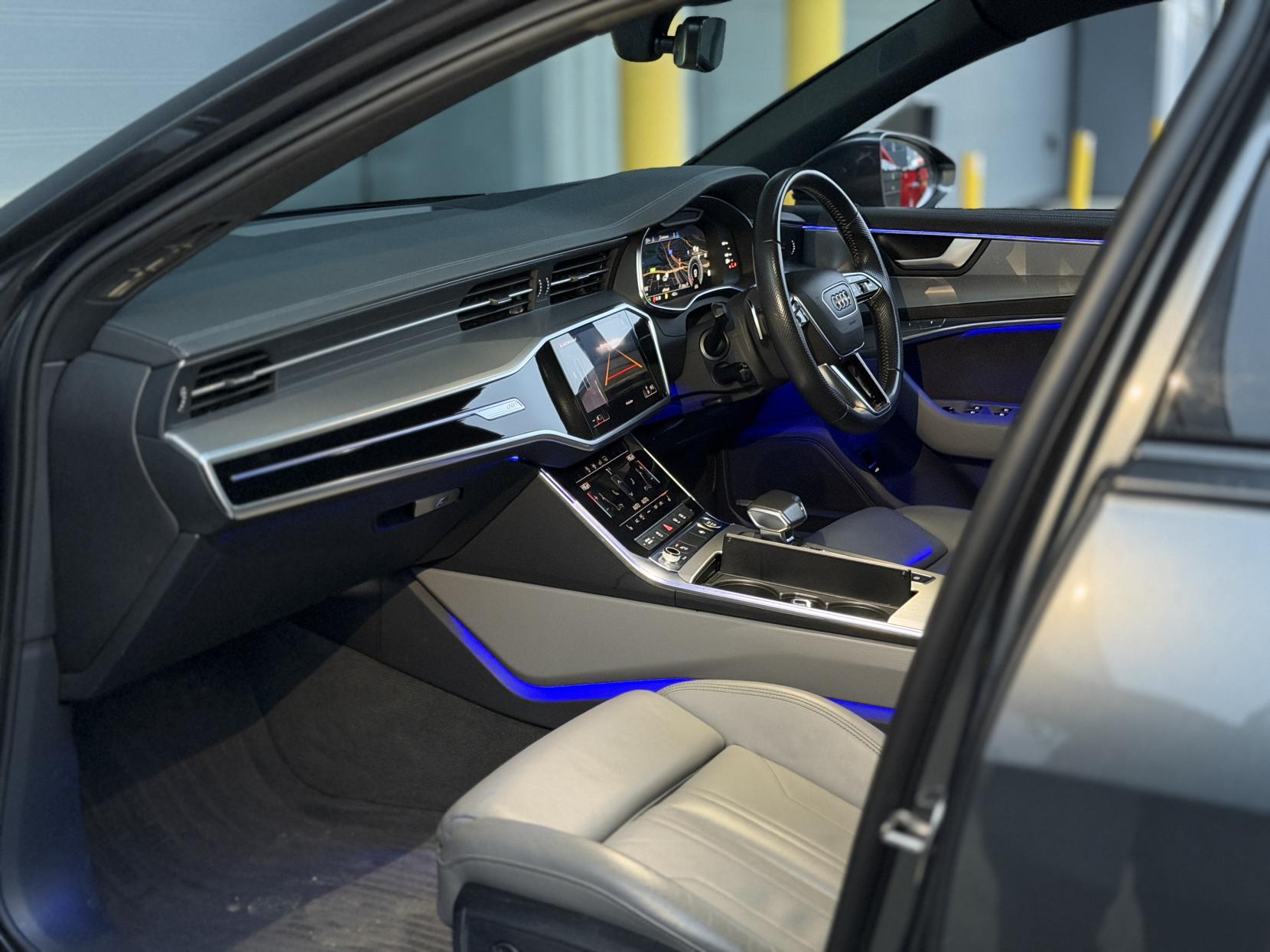 Audi A6 Saloon 2.0 TDI 40 S line Saloon 4dr Diesel S Tronic Euro 6 (s/s) (204 ps)