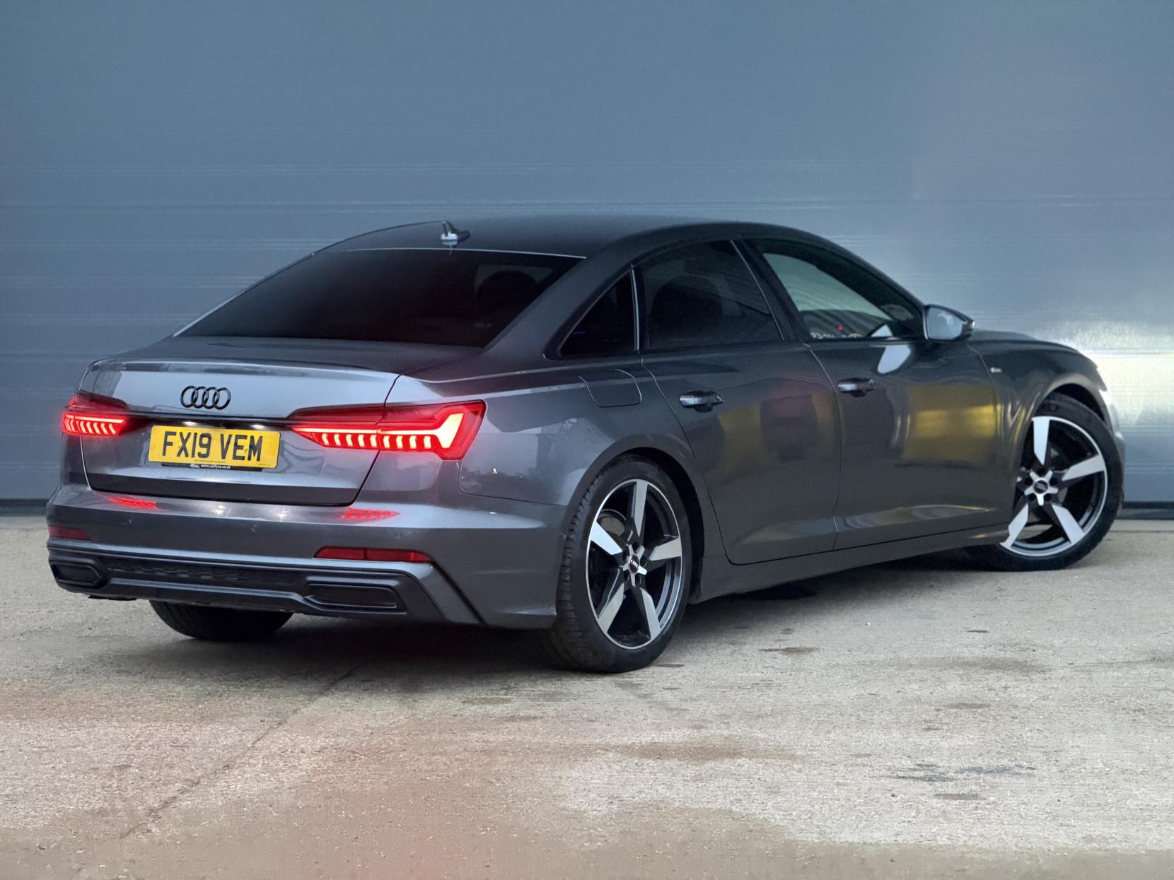 Audi A6 Saloon 2.0 TDI 40 S line Saloon 4dr Diesel S Tronic Euro 6 (s/s) (204 ps)